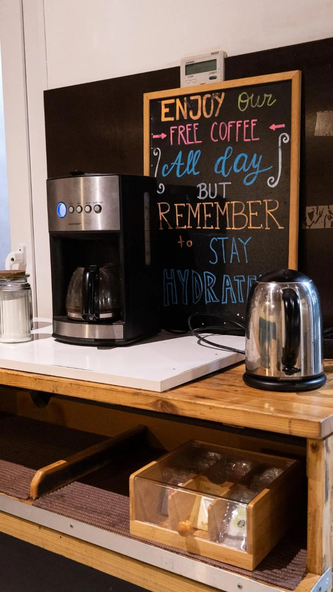 Coffee/tea facilities in The Nomad Hostel&Pension