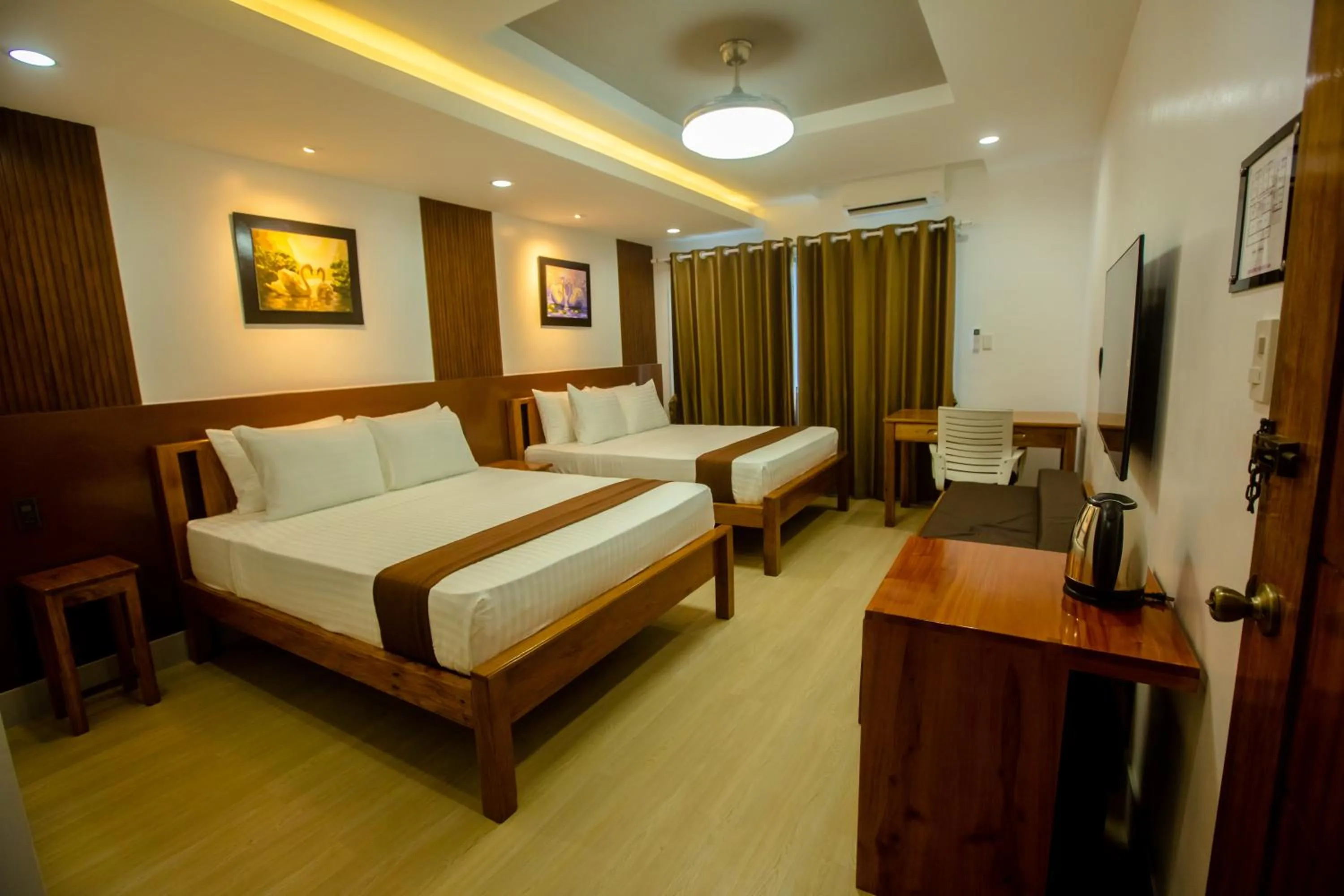 Bedroom, Bed in Horizon Hotel Romblon