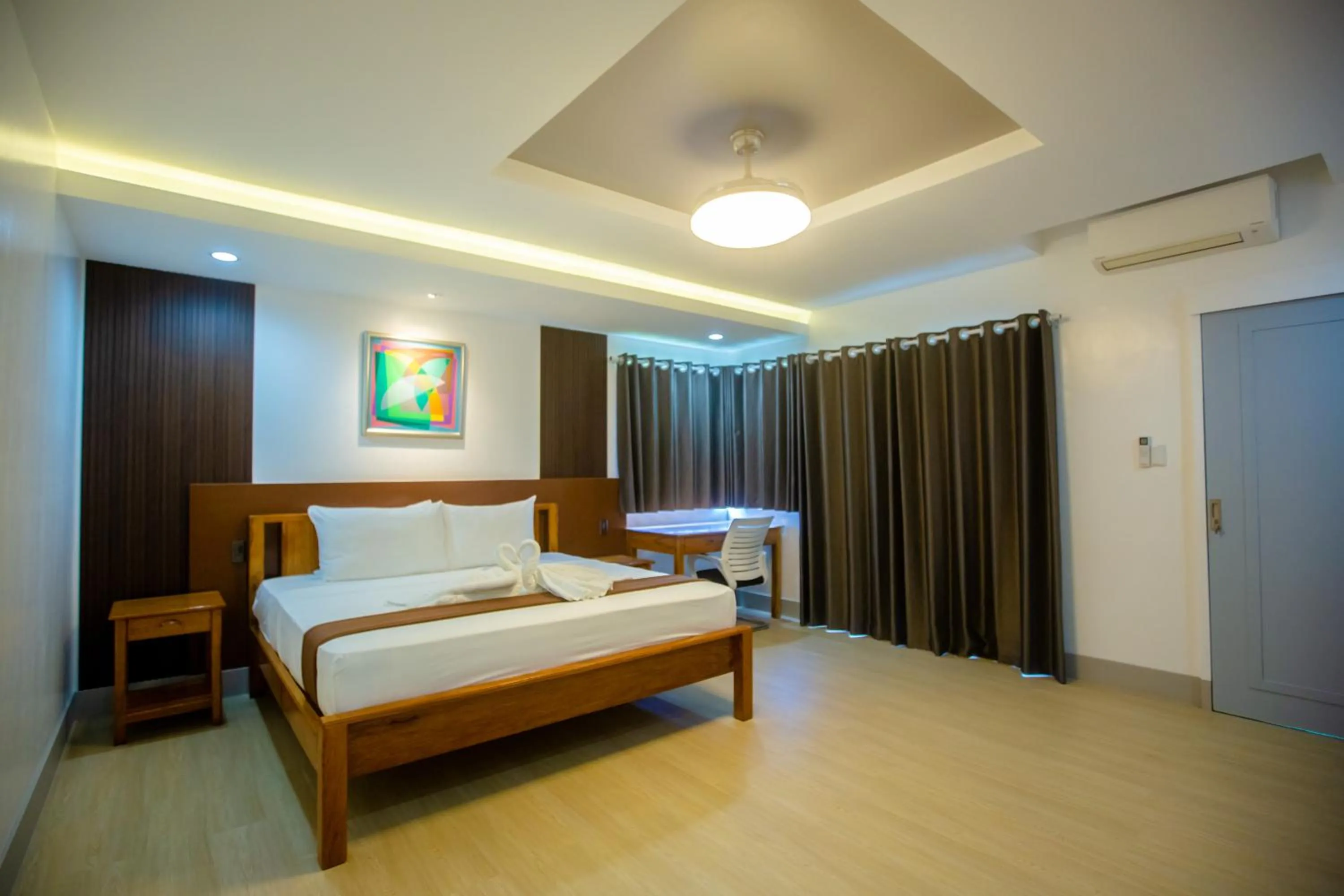 Photo of the whole room, Bed in Horizon Hotel Romblon