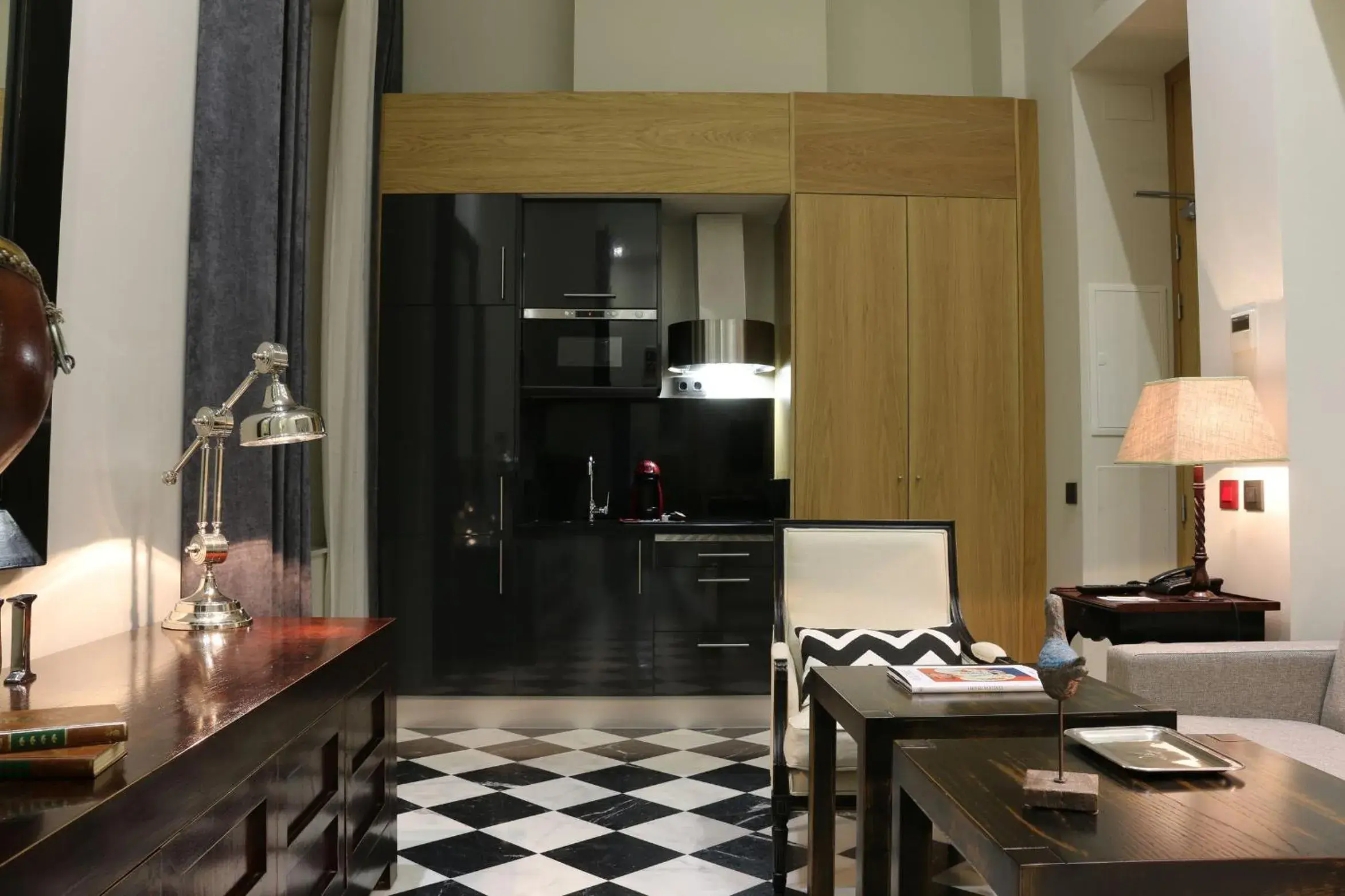 Deluxe One-Bedroom Apartment - Ground Floor in Aguilas5 SevillaSuites Deluxe One-Bedroom Apartment - Ground Floor in Aguilas5 SevillaSuites