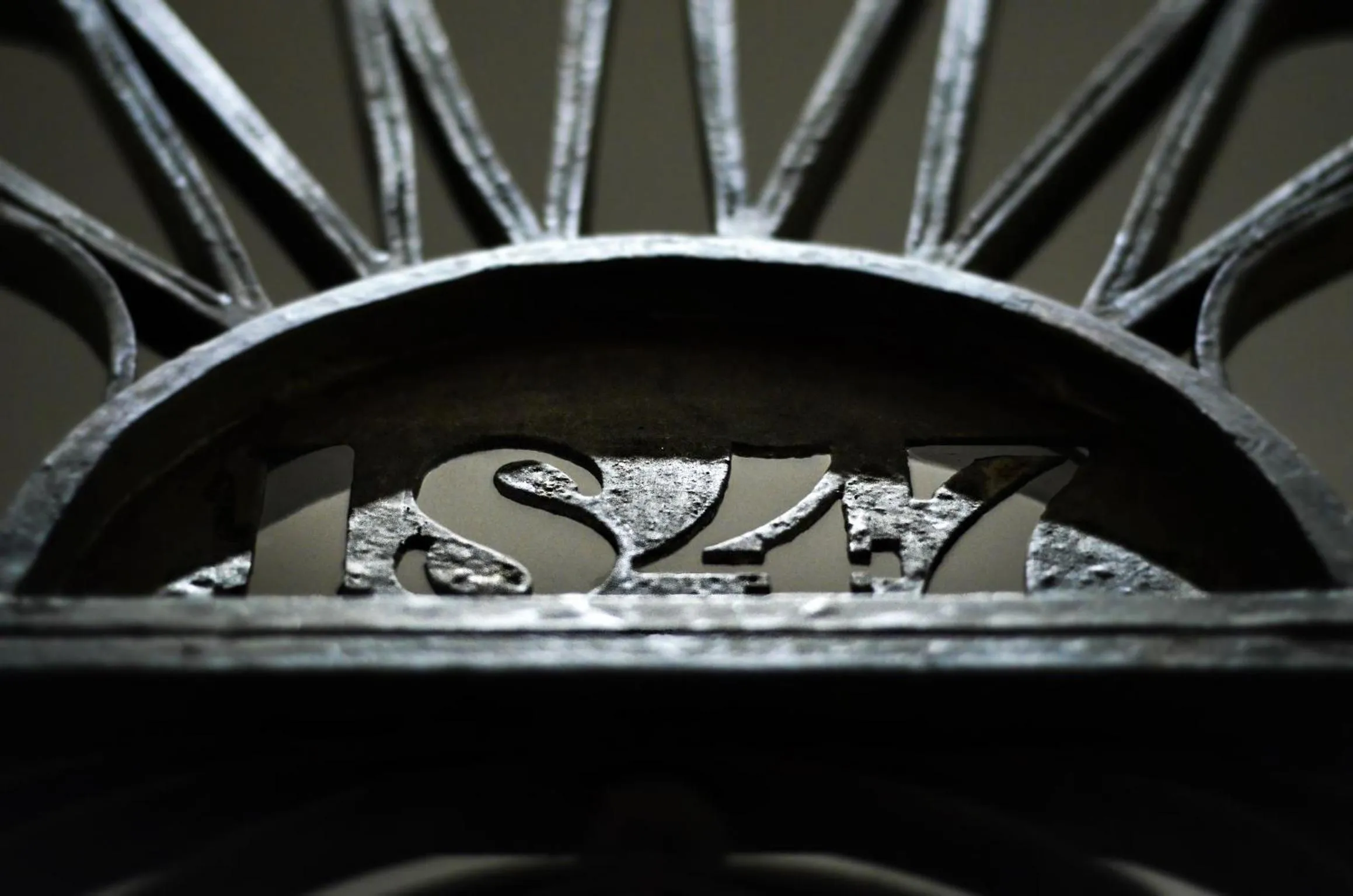 Facade/entrance in Aguilas5 SevillaSuites