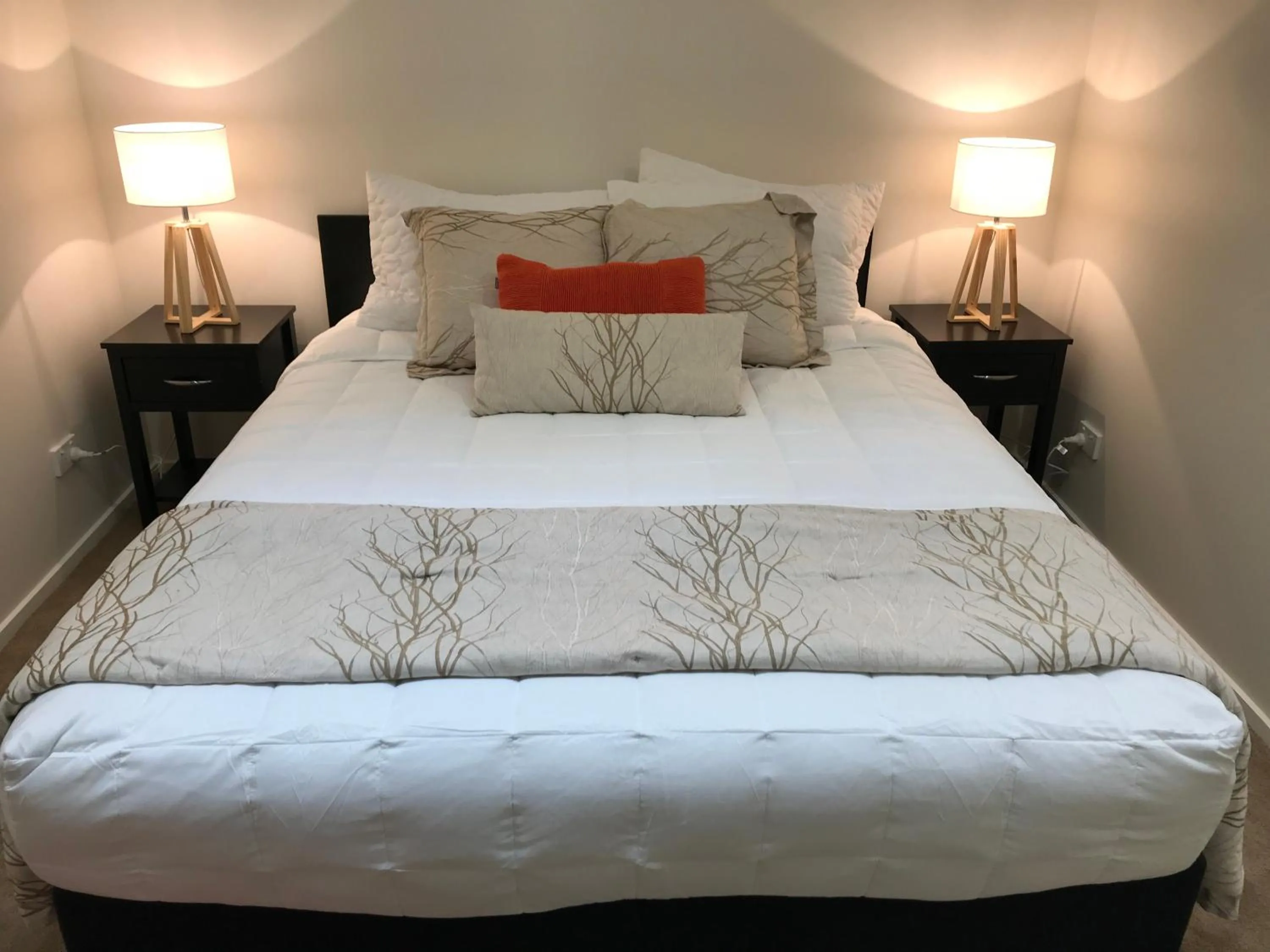 Bed in Otematata Lakeside Apartments Free Wi Fi