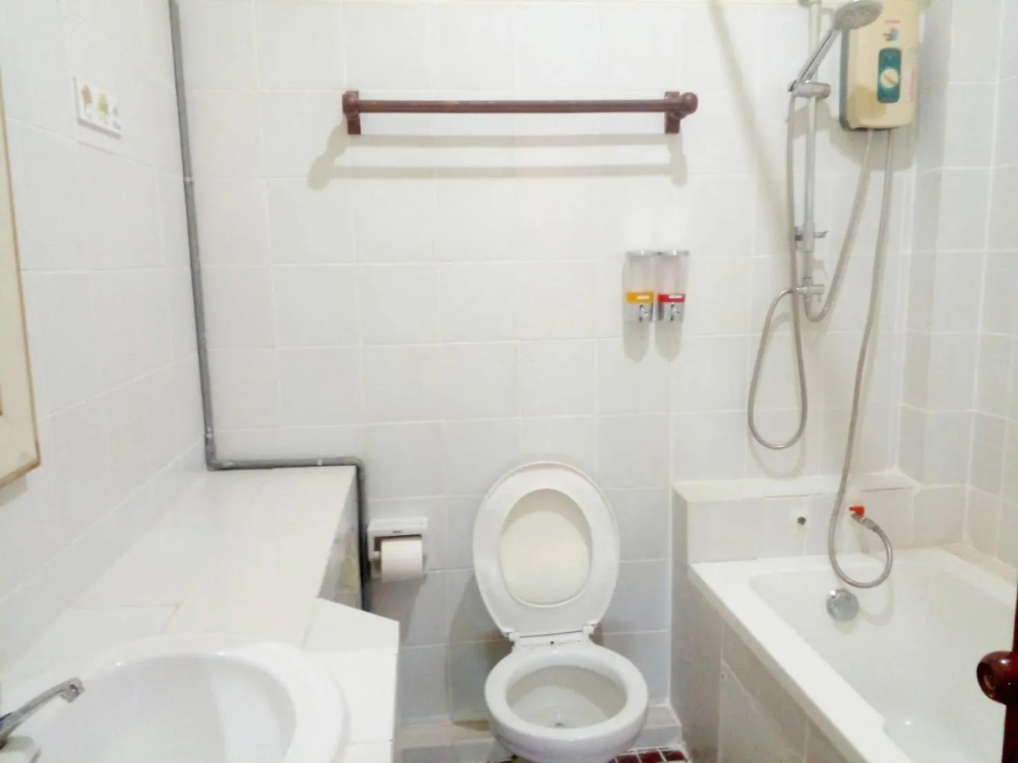 Bathroom in Golden Triangle Palace Hotel