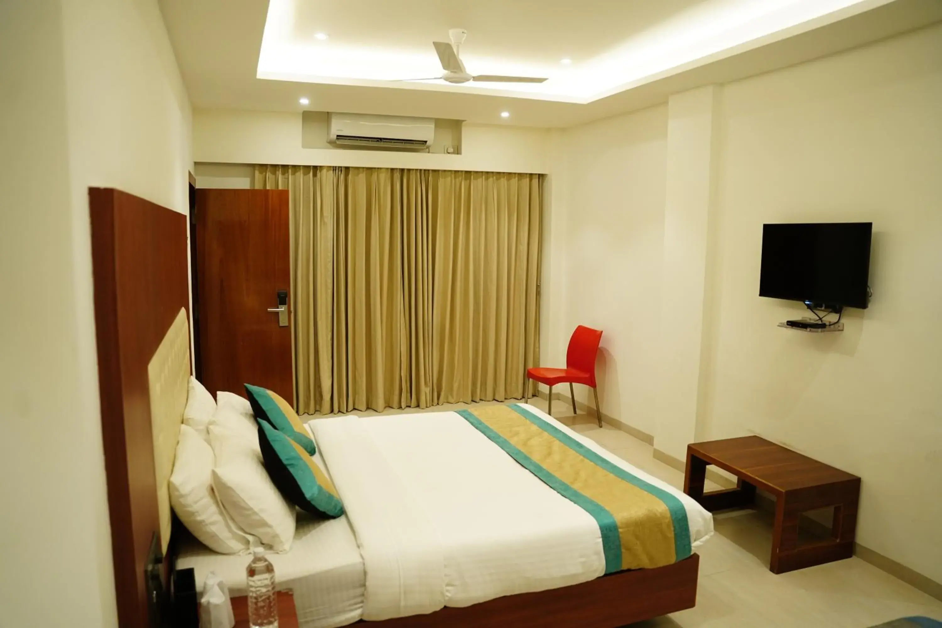 Family Suite in Hotel Sai Krishna, Shirdi Family Suite in Hotel Sai Krishna, Shirdi
