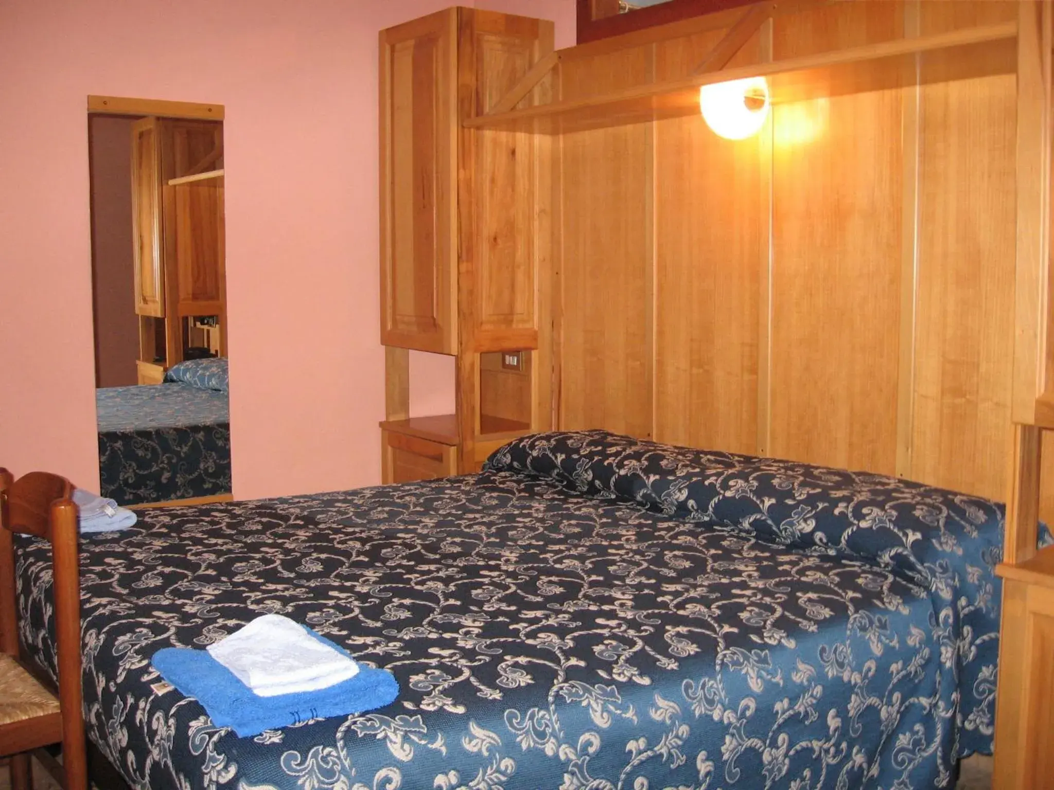Double or Twin Room - single occupancy in Hotel Casale Double or Twin Room - single occupancy in Hotel Casale