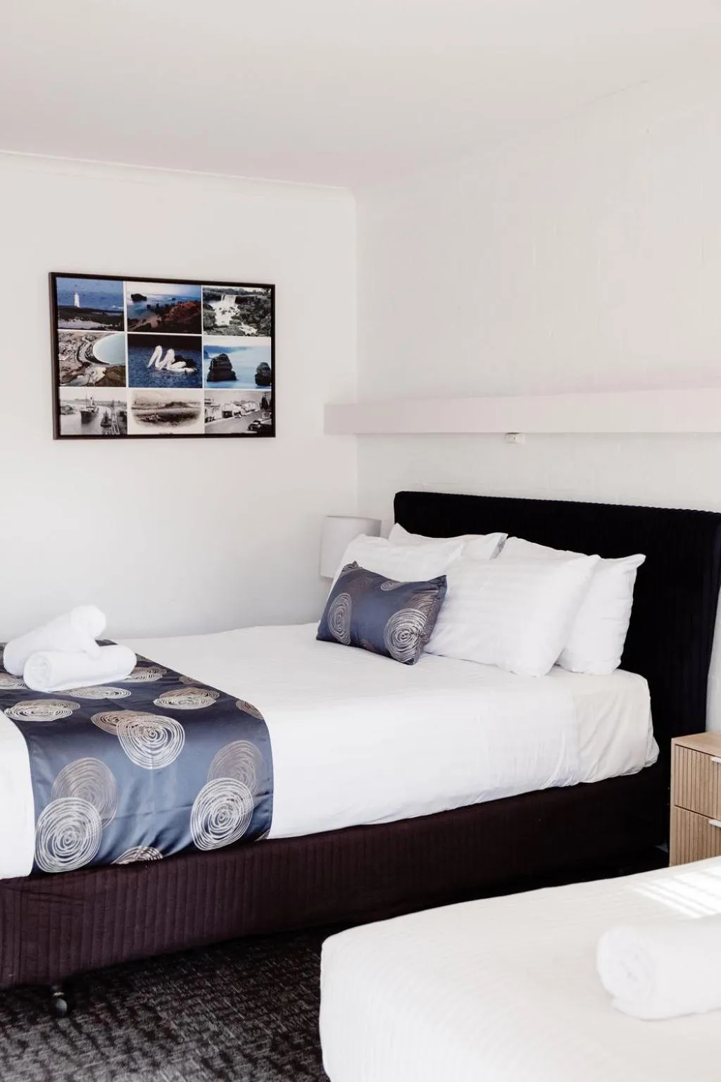 Bed in Caledonian Inn - The Stump