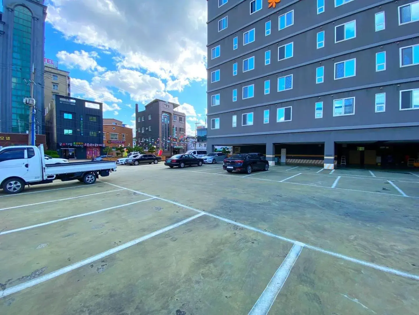 Property building in F1 Hotel Property building in F1 Hotel