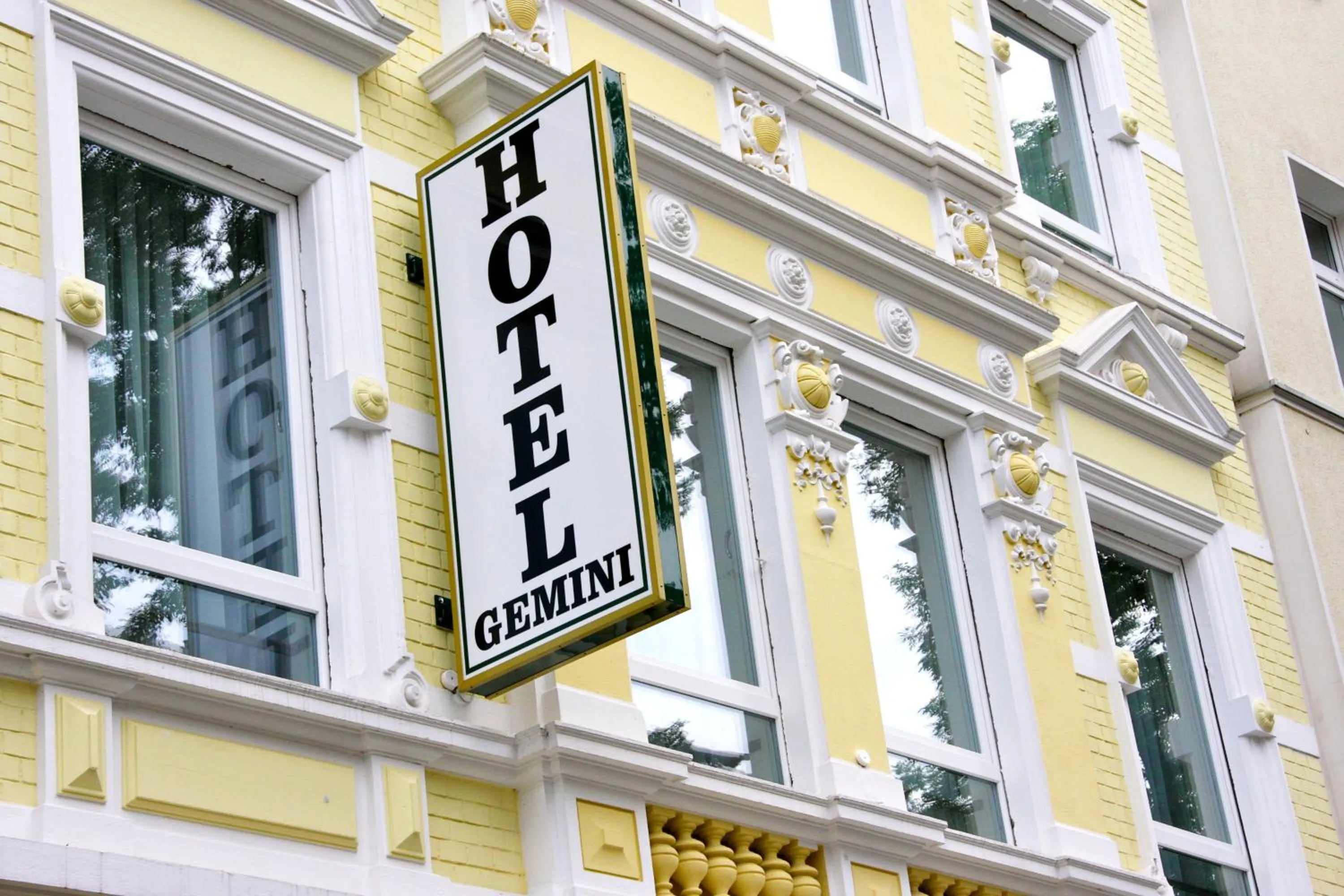 Facade/entrance in Hotel Gemini