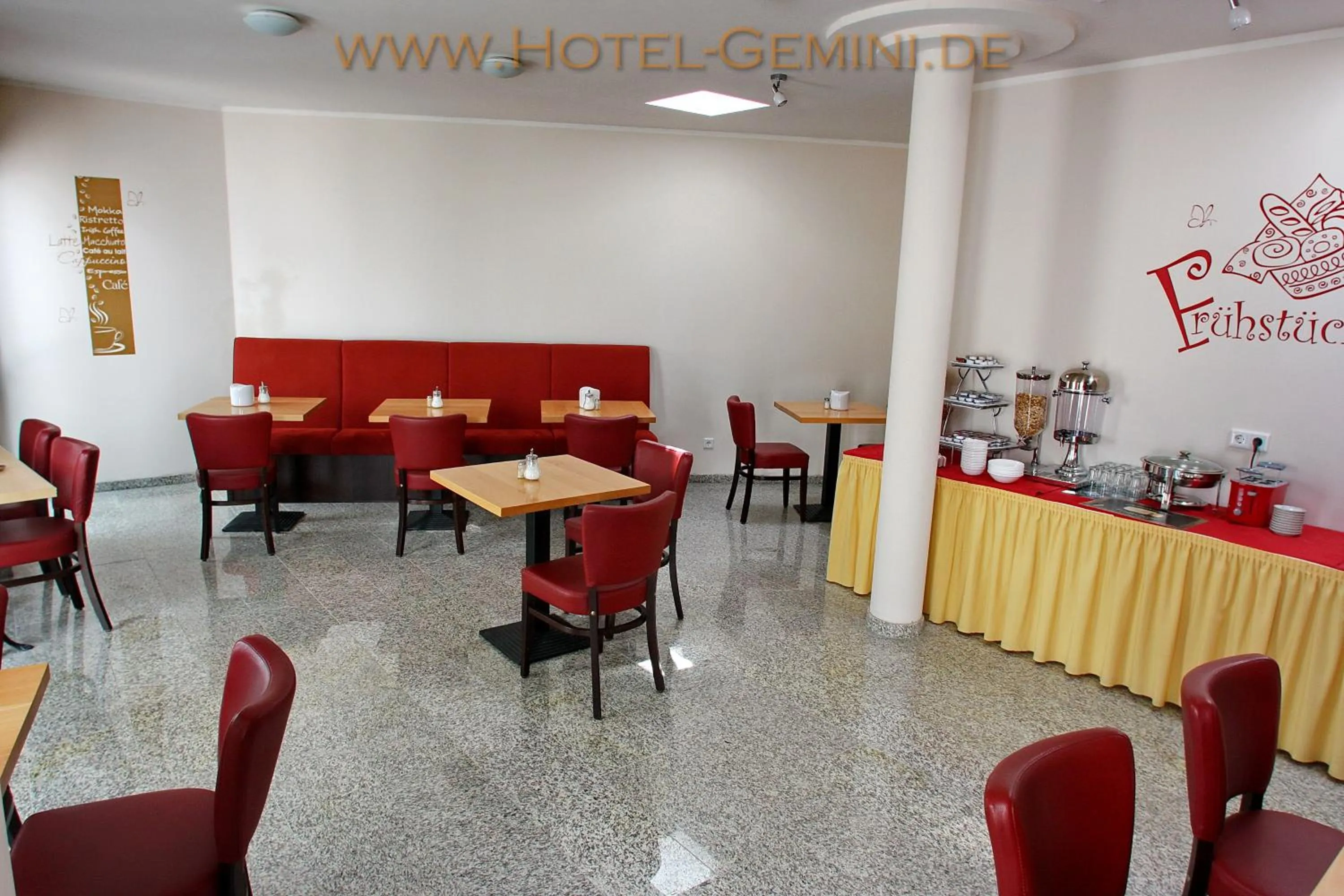 Restaurant/places to eat in Hotel Gemini