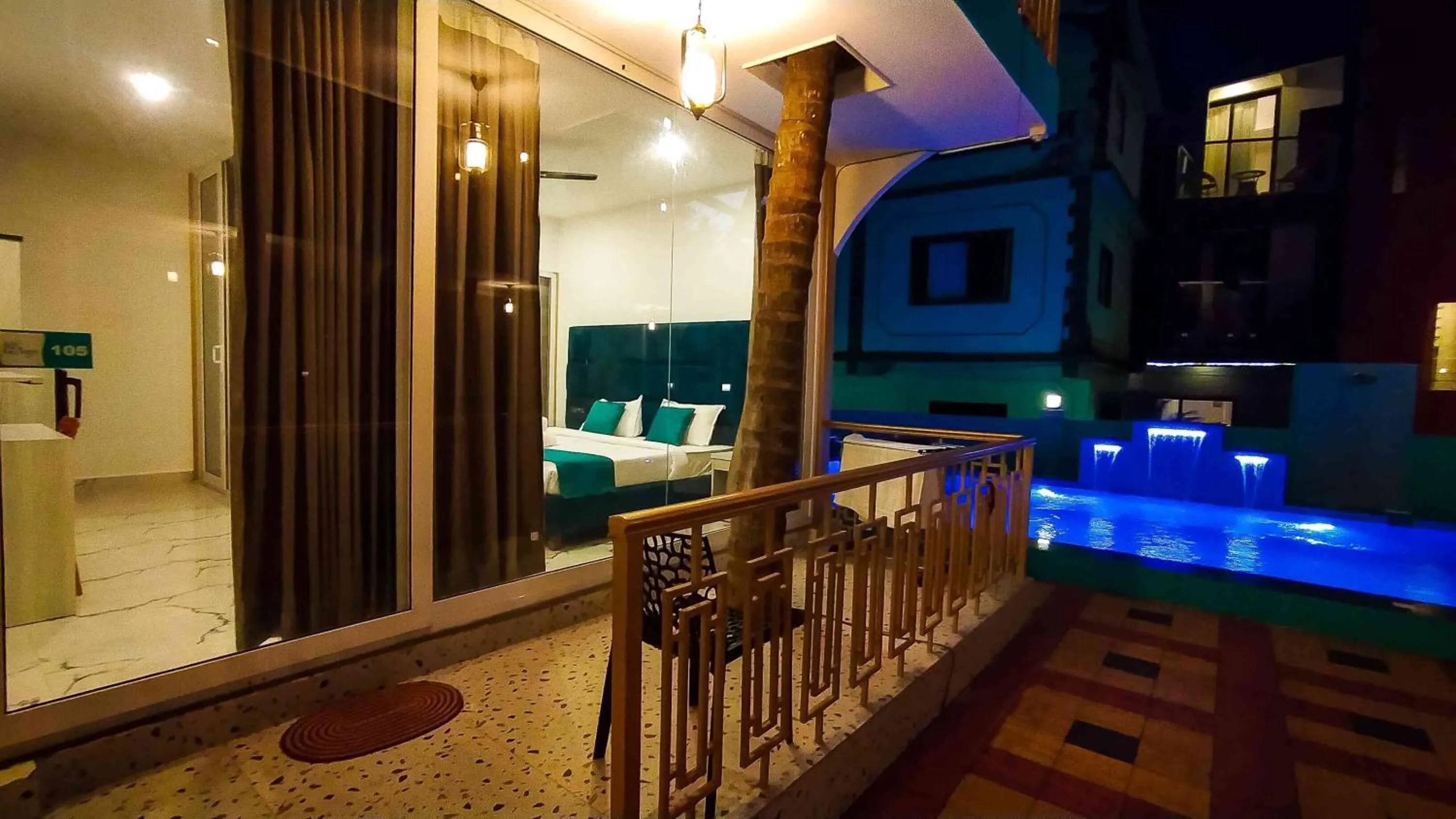 Night in 36 Yard Beach Cottages