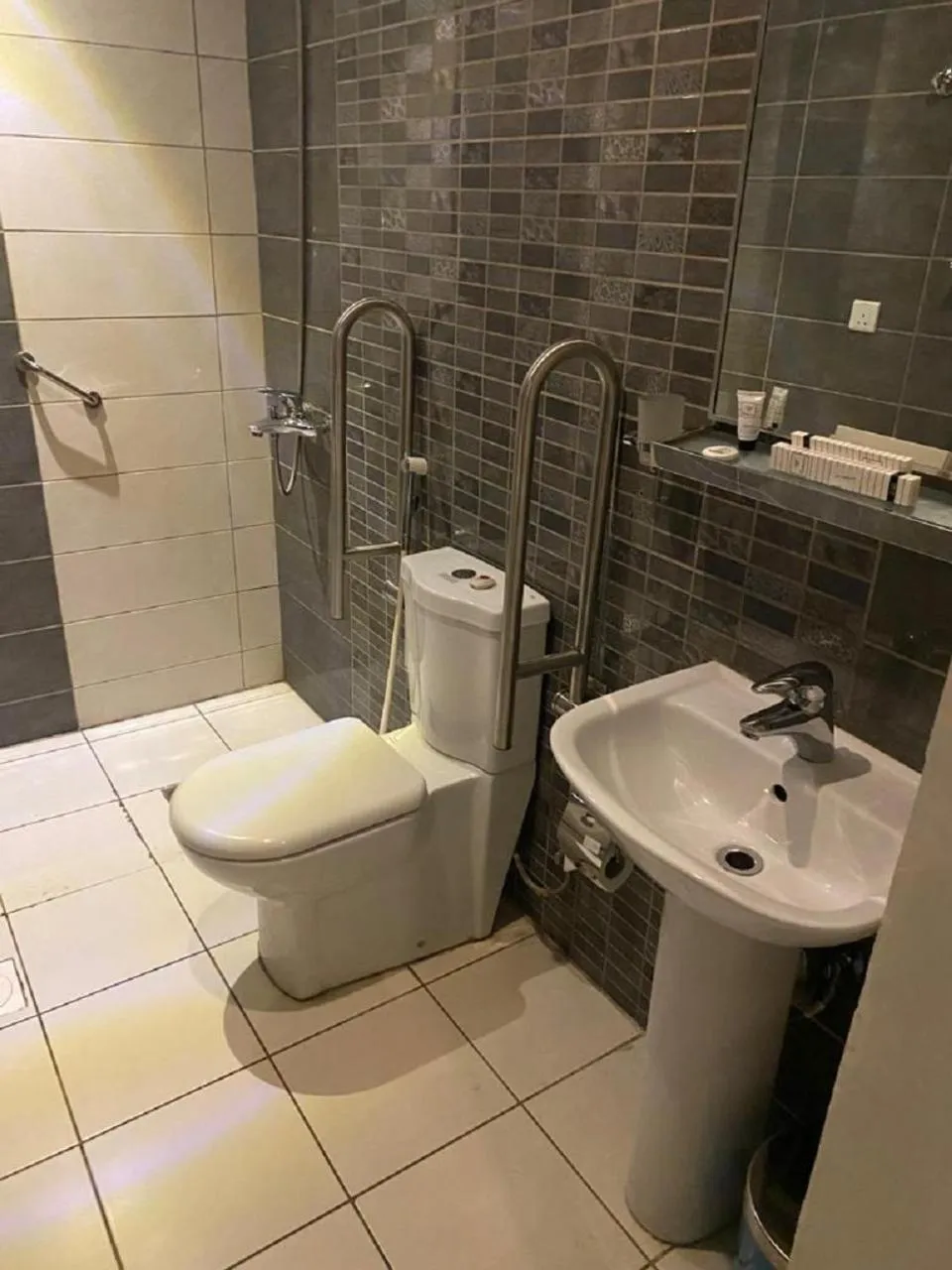 Facility for disabled guests in جلنار الشرق للشقق المخدومة