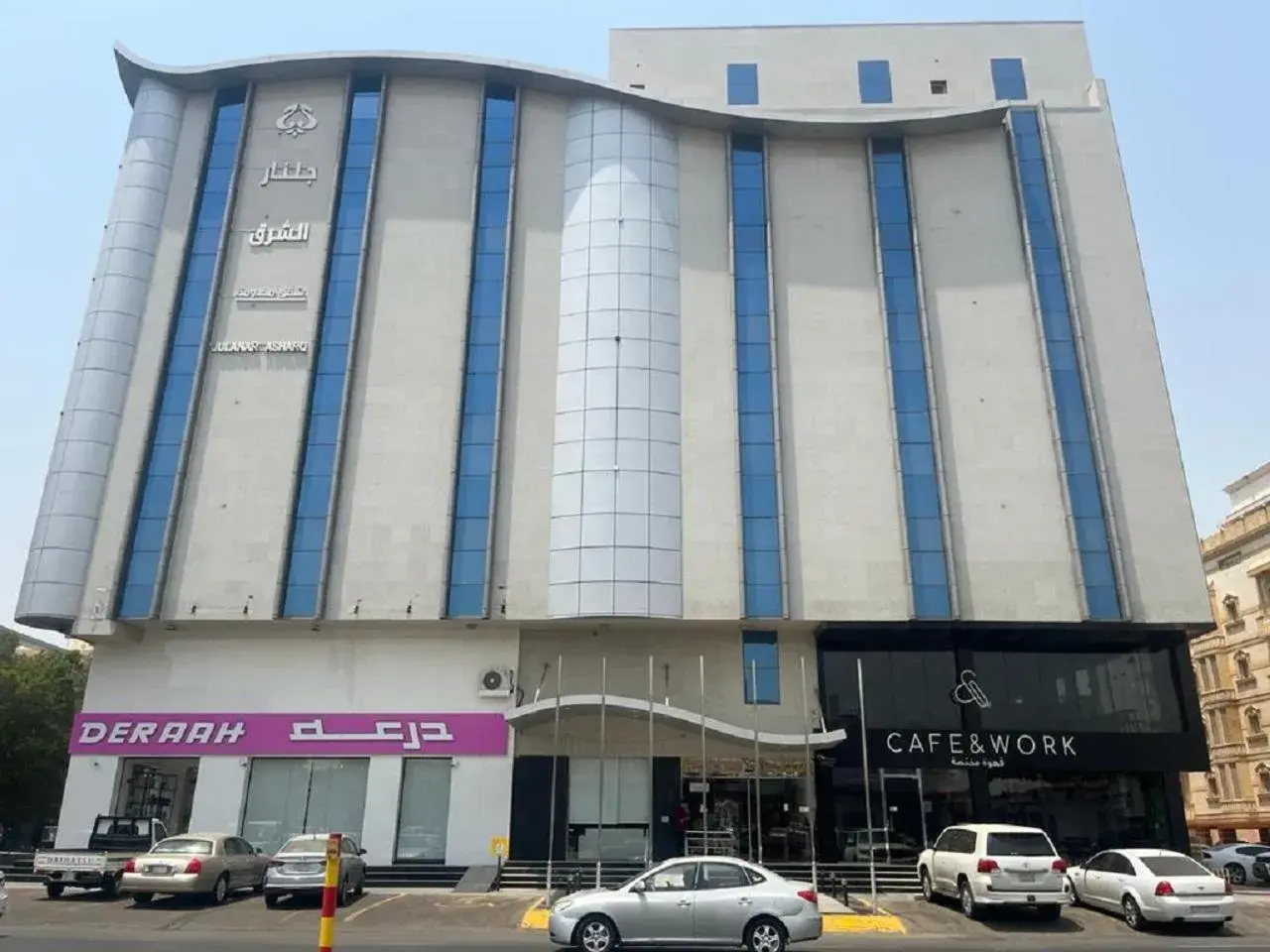 Property building in جلنار الشرق للشقق المخدومة Property building in جلنار الشرق للشقق المخدومة