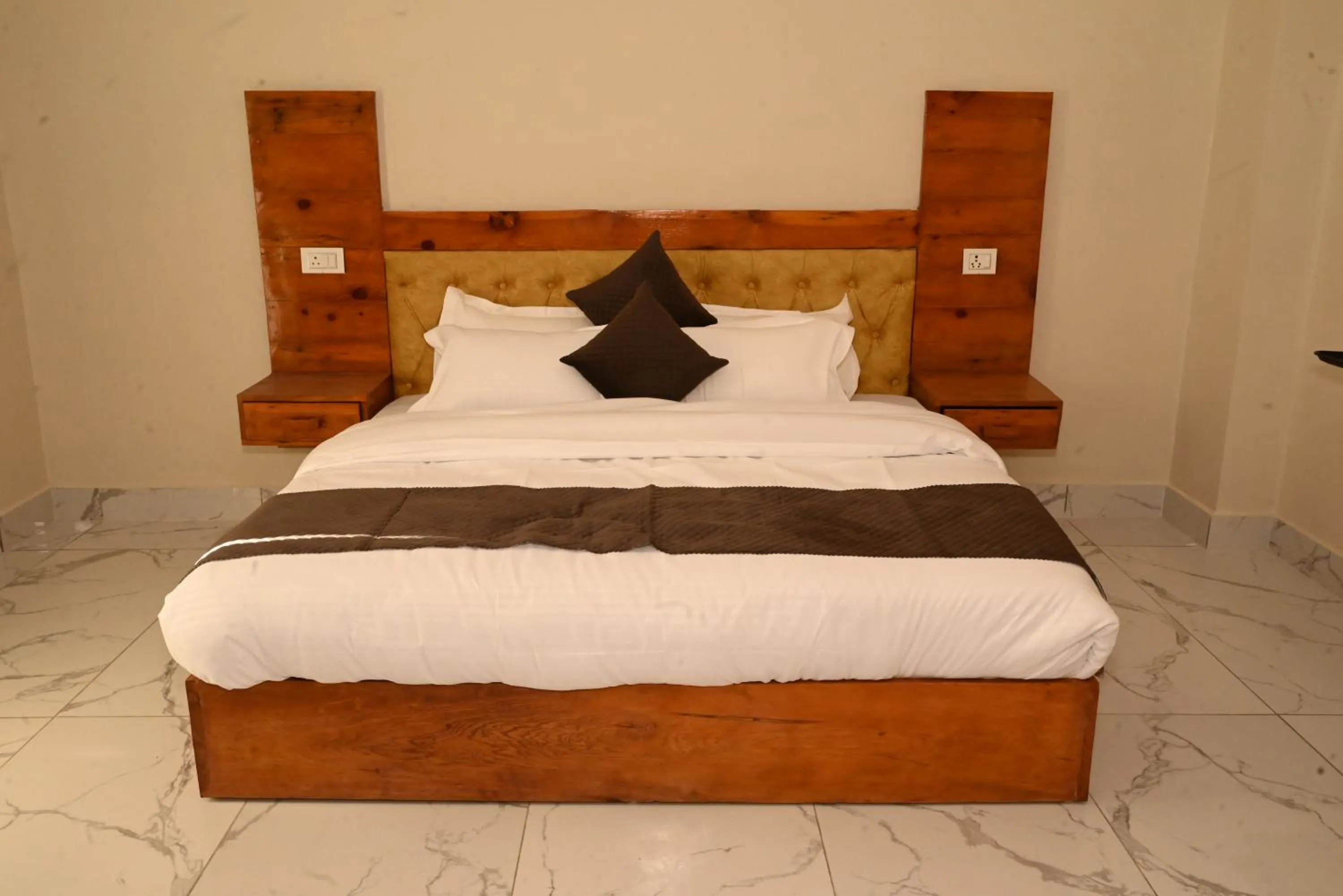 Bedroom, Bed in Himalayan Hill Top Resort