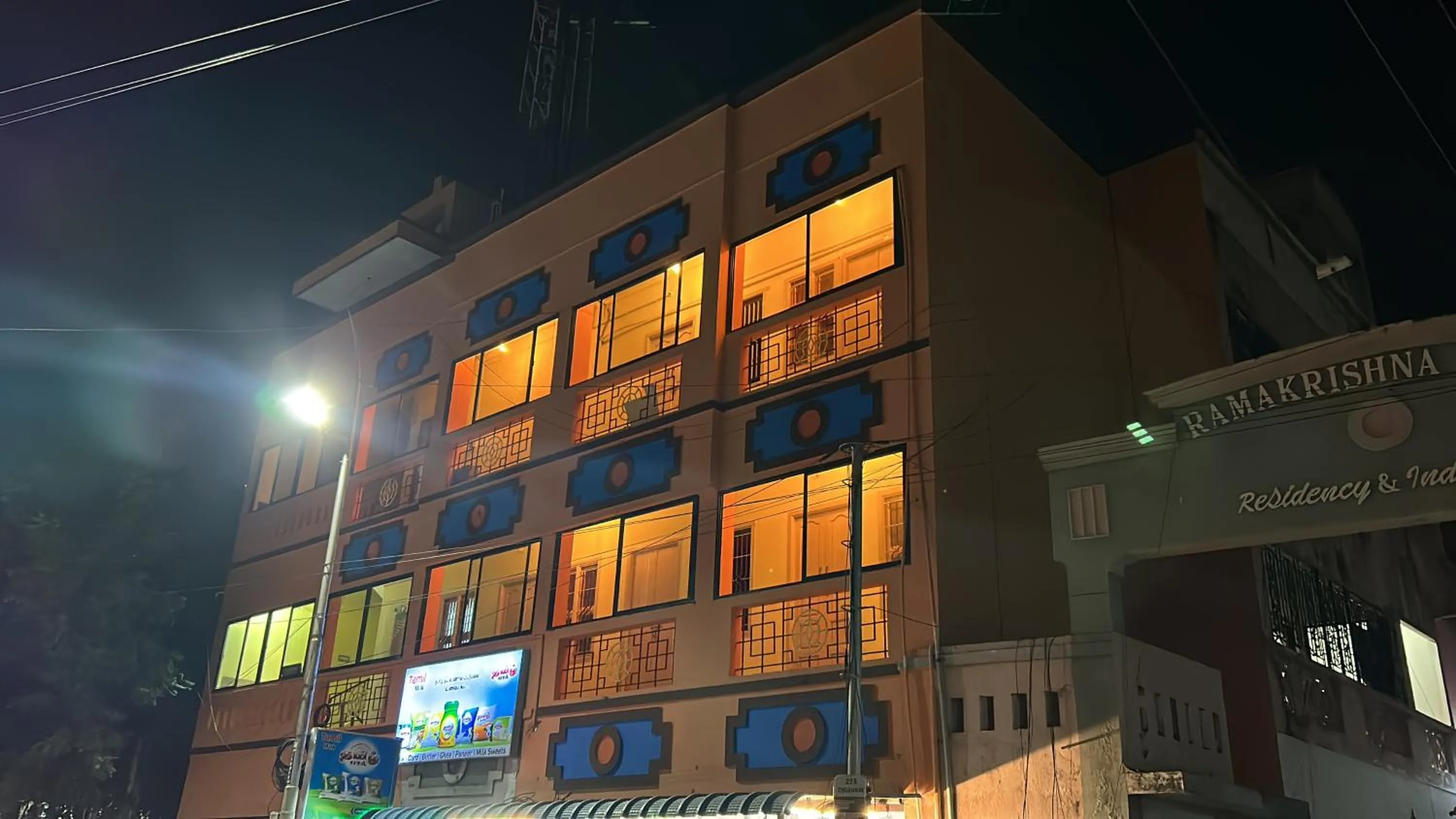 Night in The Kaya Backpackers Rooms Srirangam