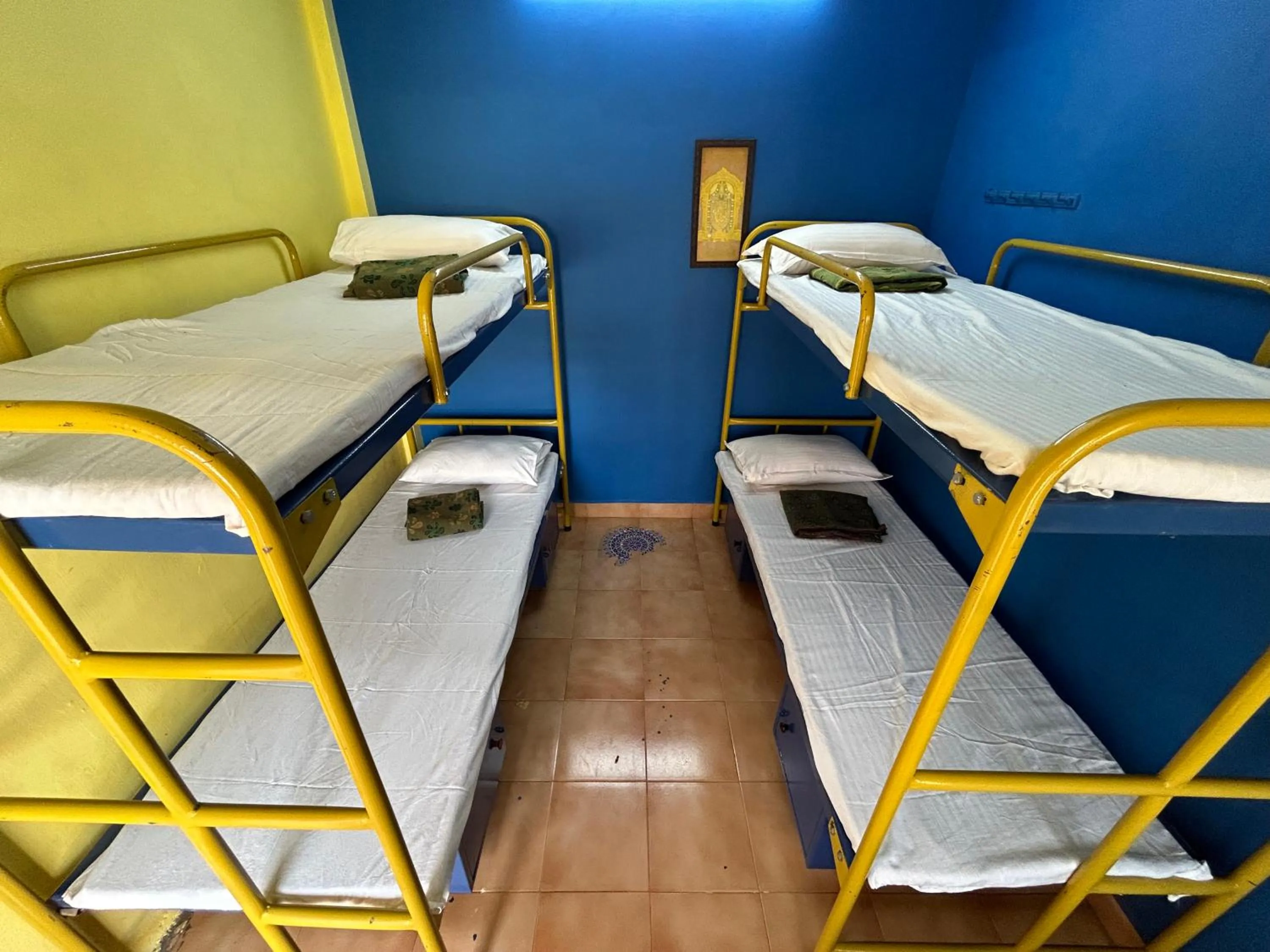 Photo of the whole room, Bed in The Kaya Backpackers Rooms Srirangam