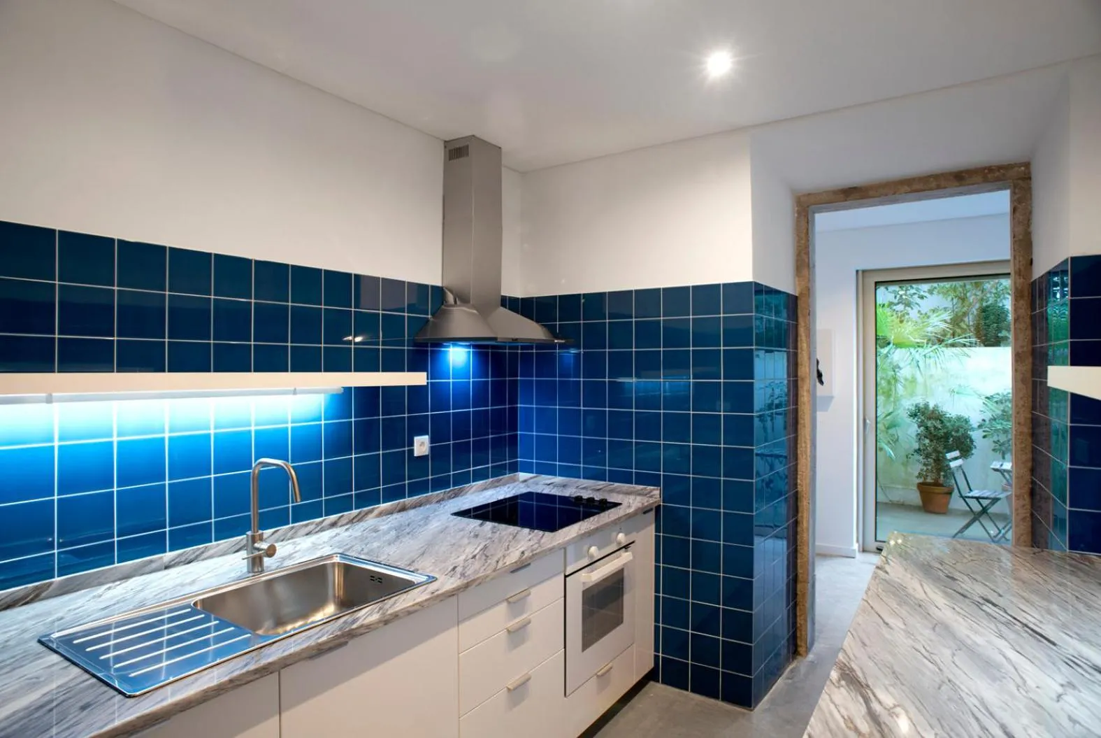 Kitchen or kitchenette in Art Gallery Apartment