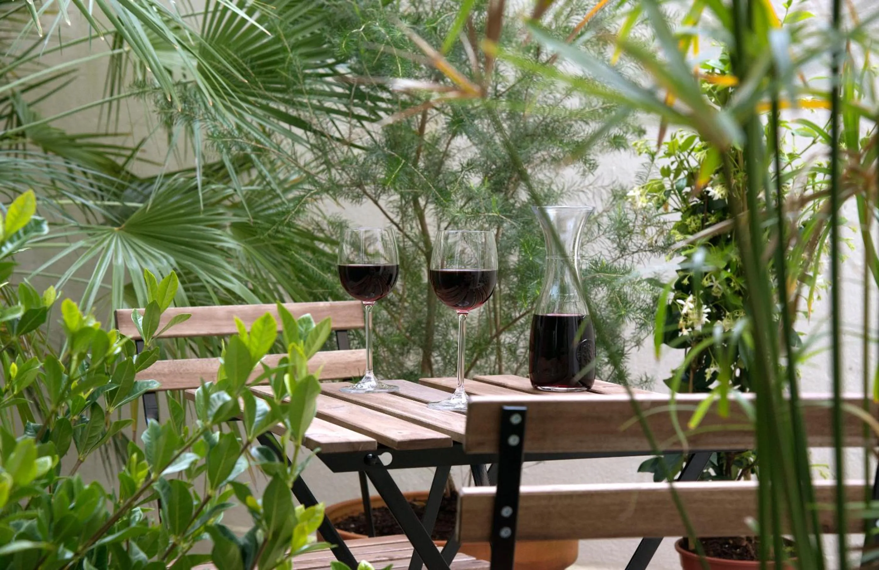 Patio in Art Gallery Apartment