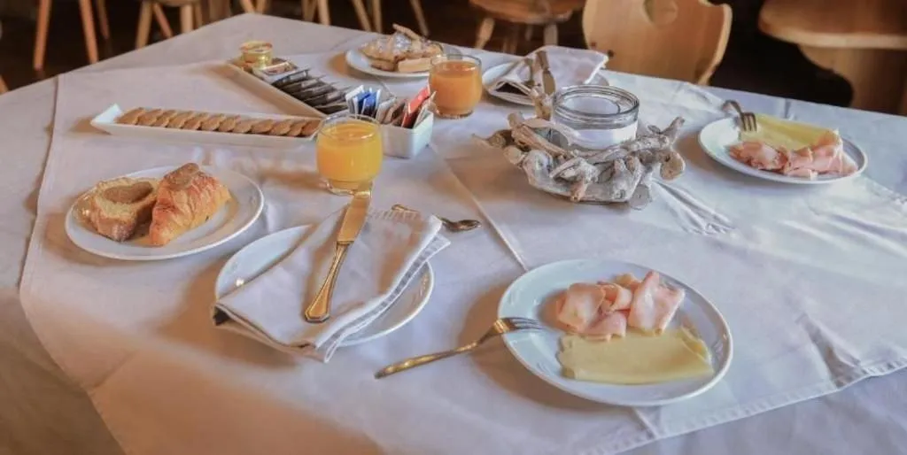 Continental breakfast in Hotel Perla***