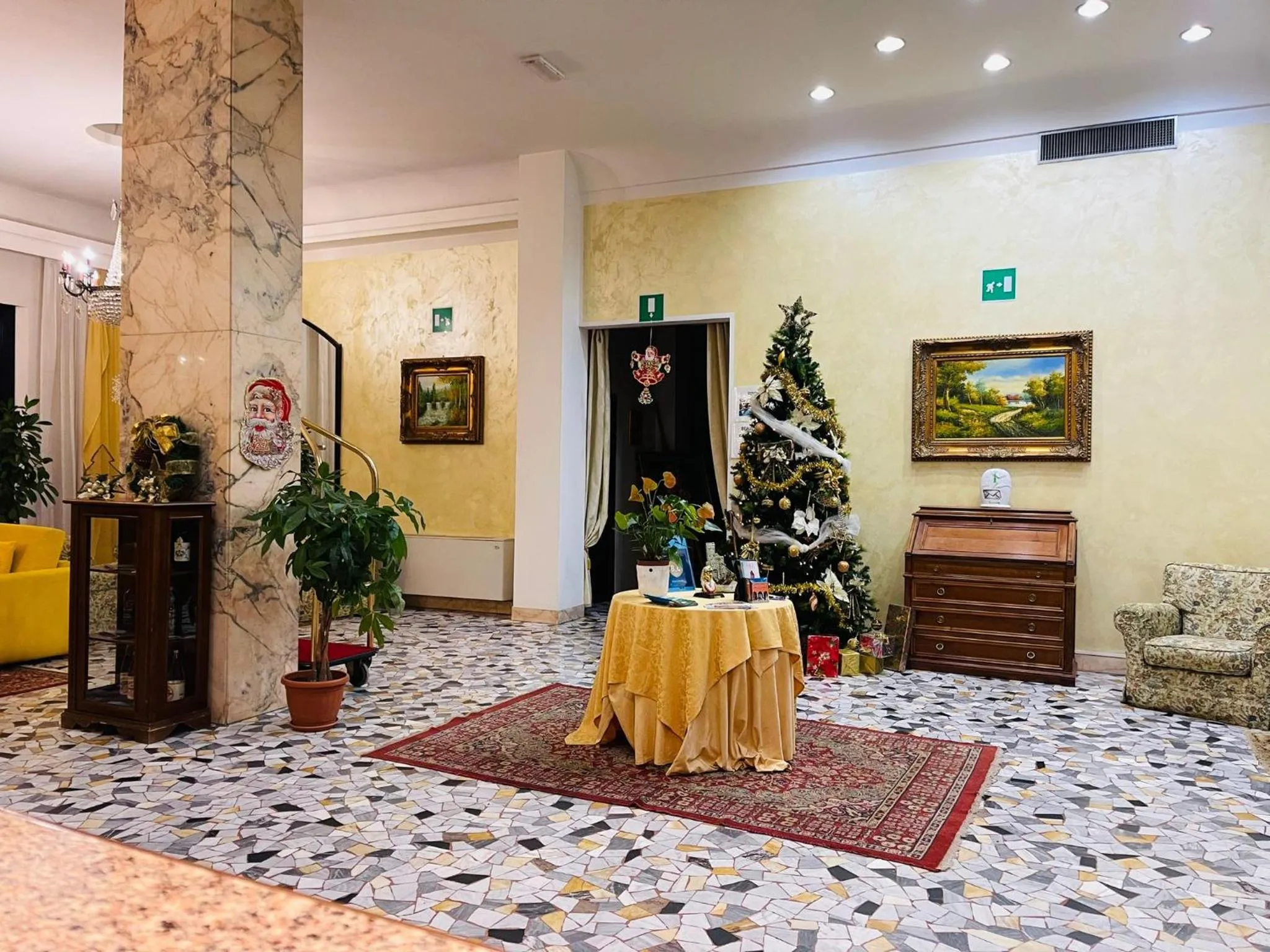 Lobby or reception in Hotel Cristallo - Chianciano Terme