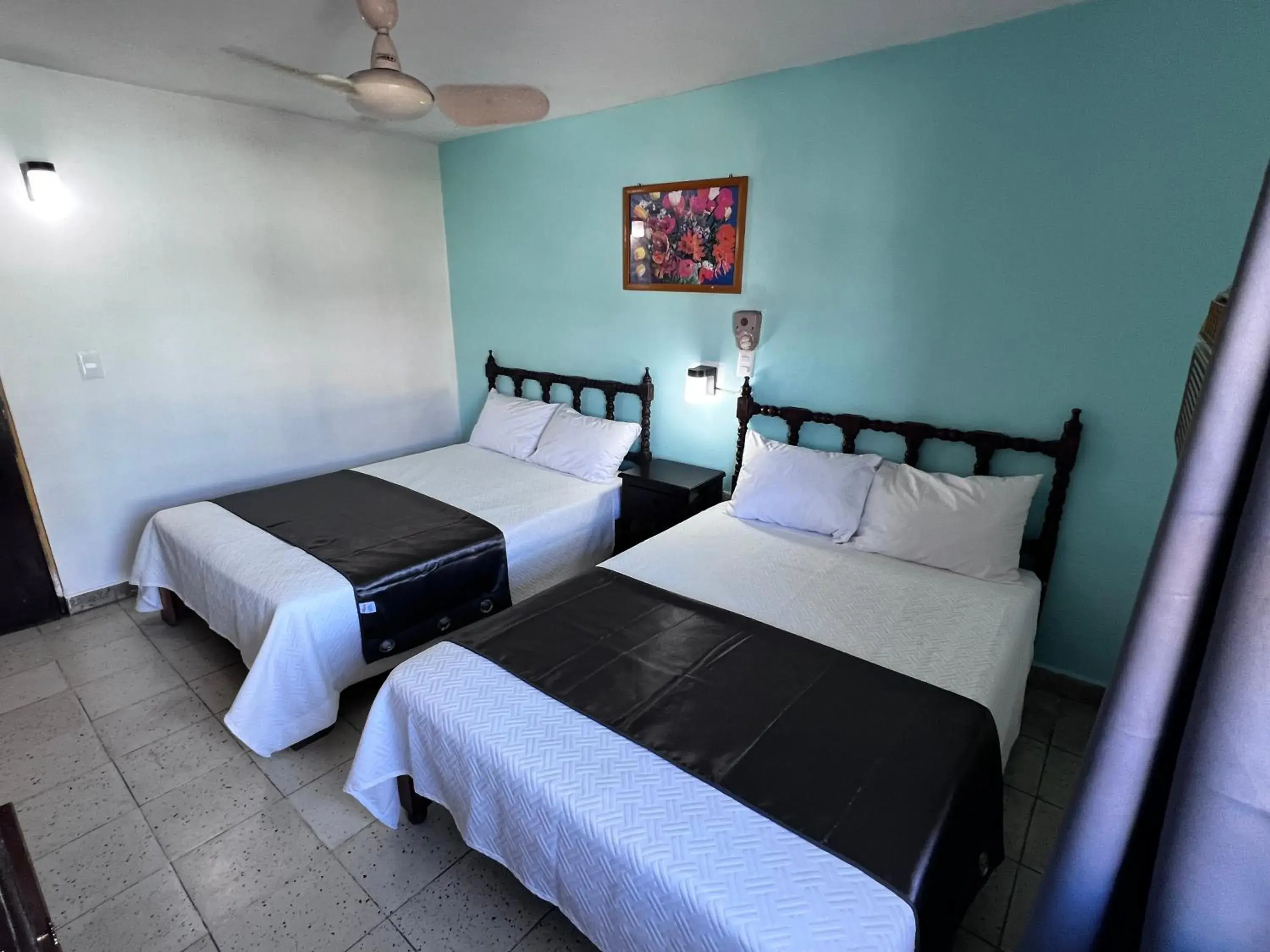 Bed in Hotel Santa Barbara Bed in Hotel Santa Barbara