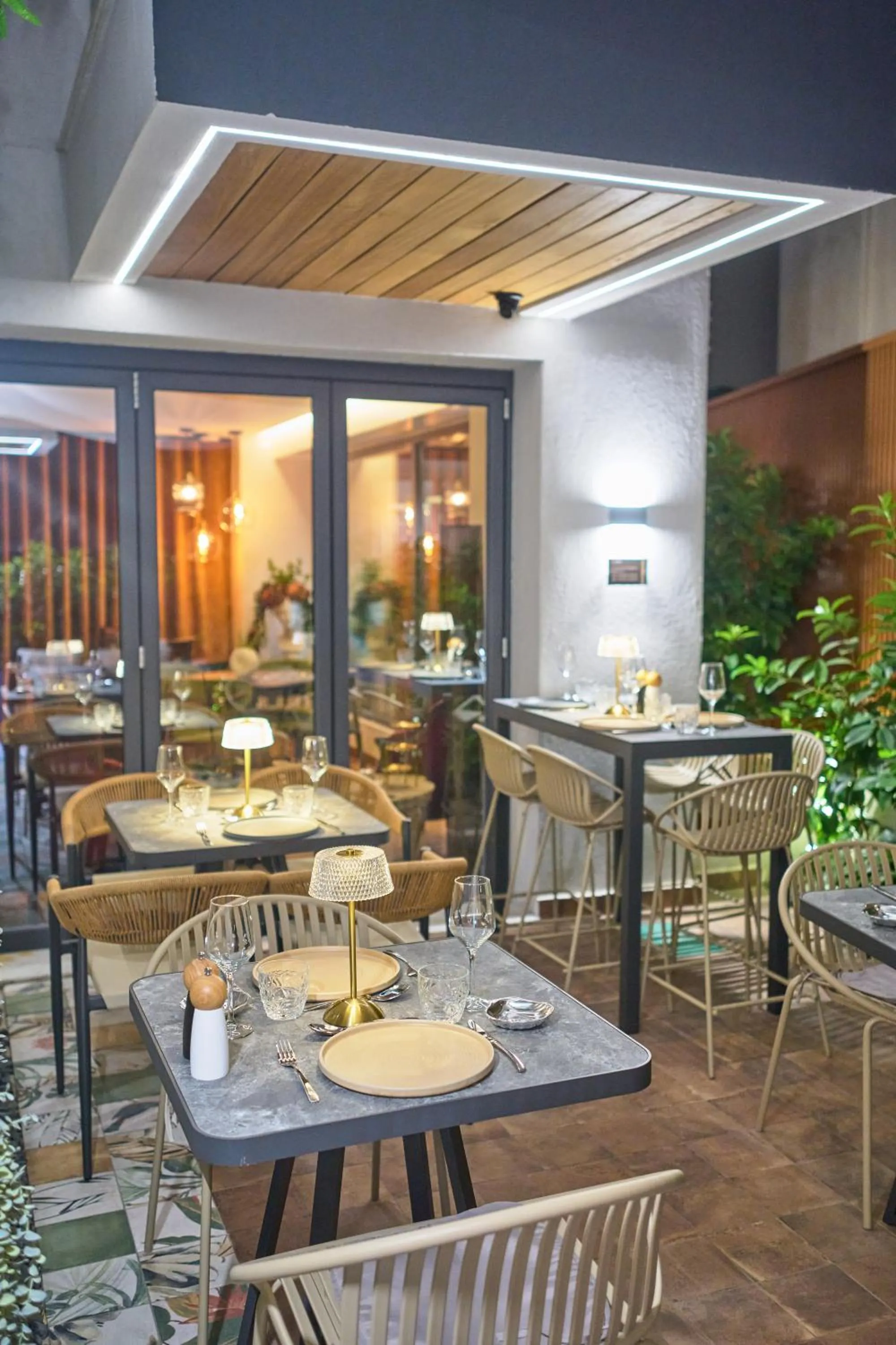 Restaurant/places to eat in SIGMA Suites Hotel