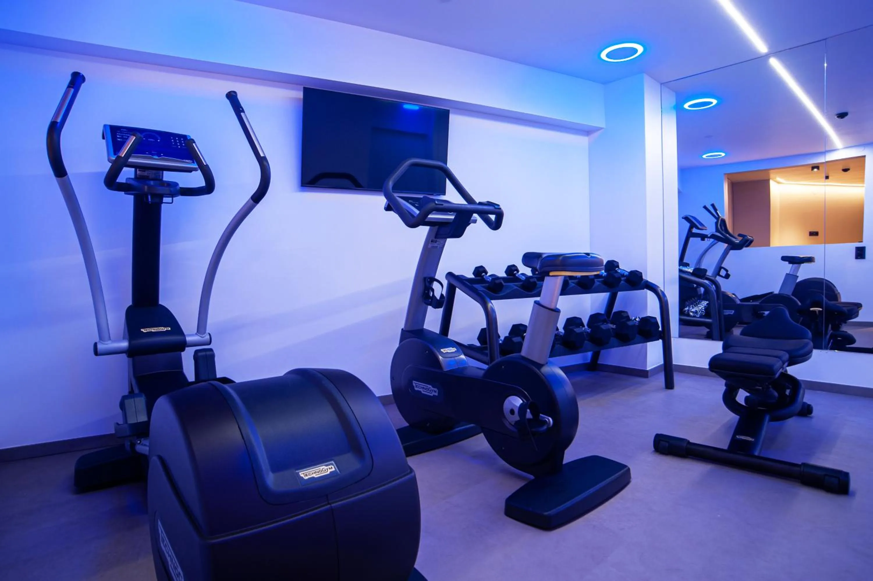 Fitness centre/facilities in SIGMA Suites Hotel