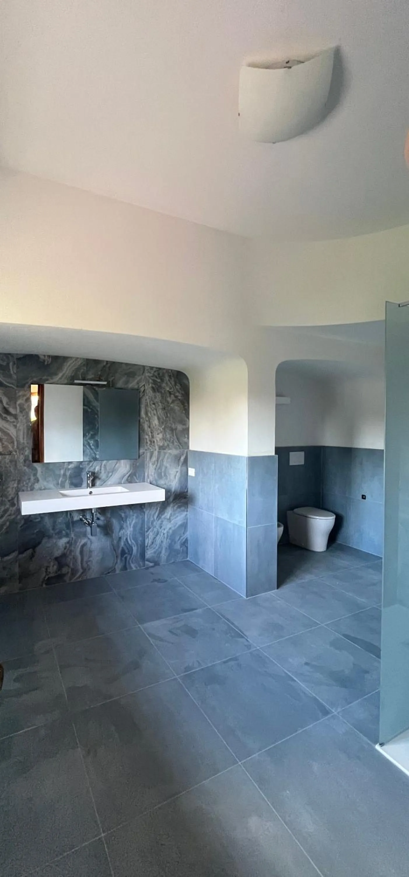 Bathroom in Bella Vita Guesthouse -parcheggio privato interno