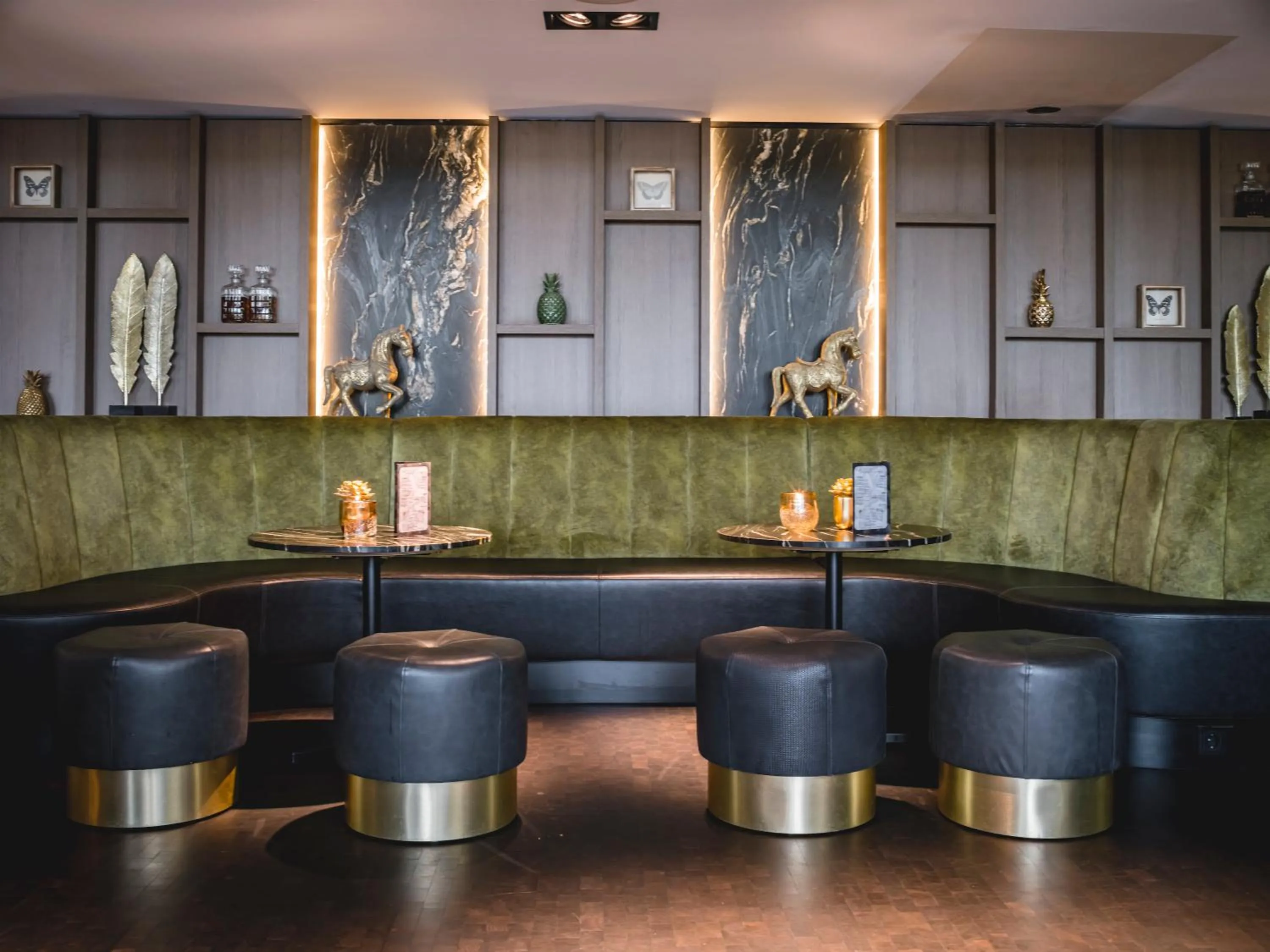 Lounge or bar in Van der Valk Hotel Heerlen