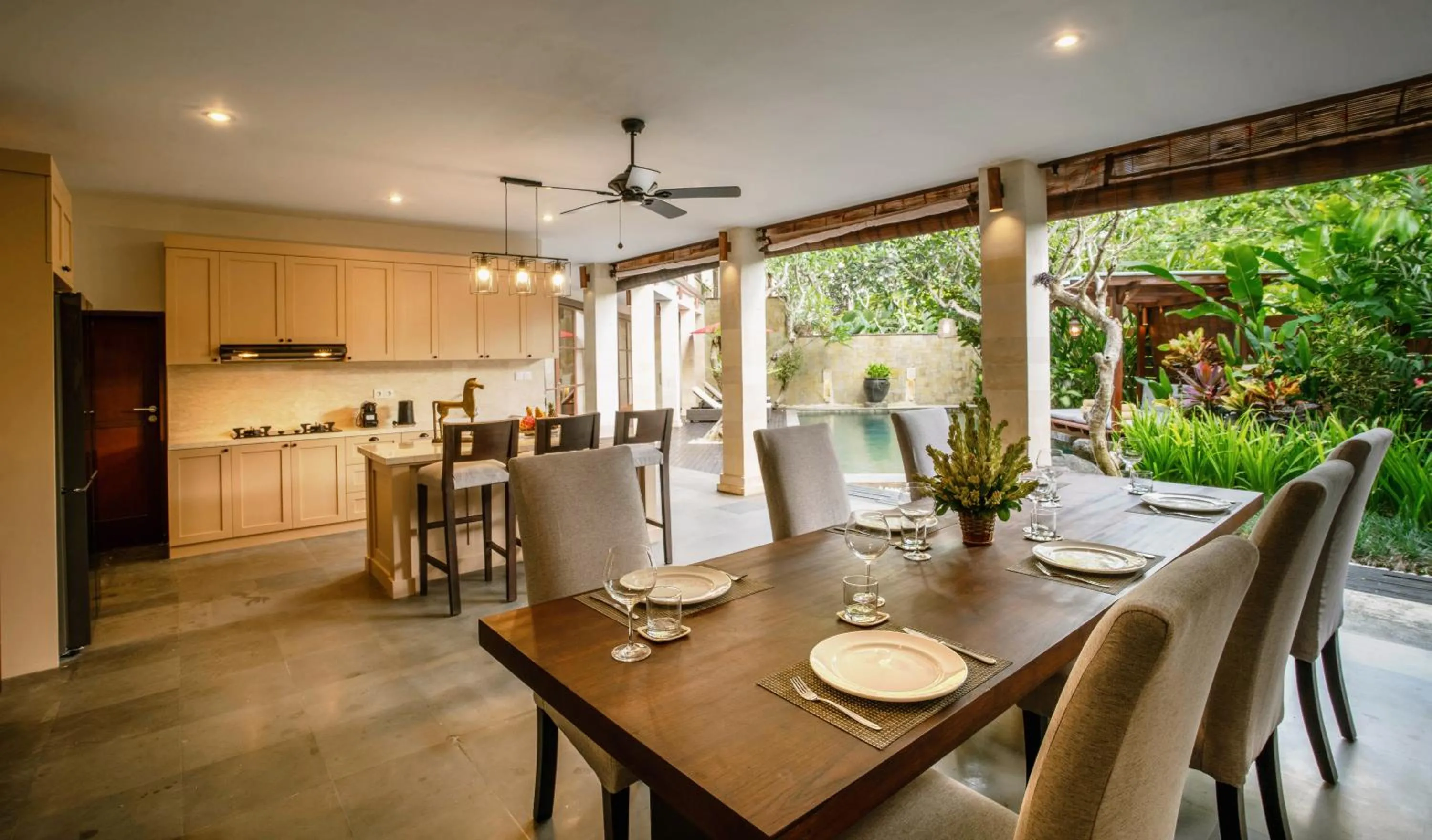 Kitchen or kitchenette in Villa Pulung Jimbaran by Nakula