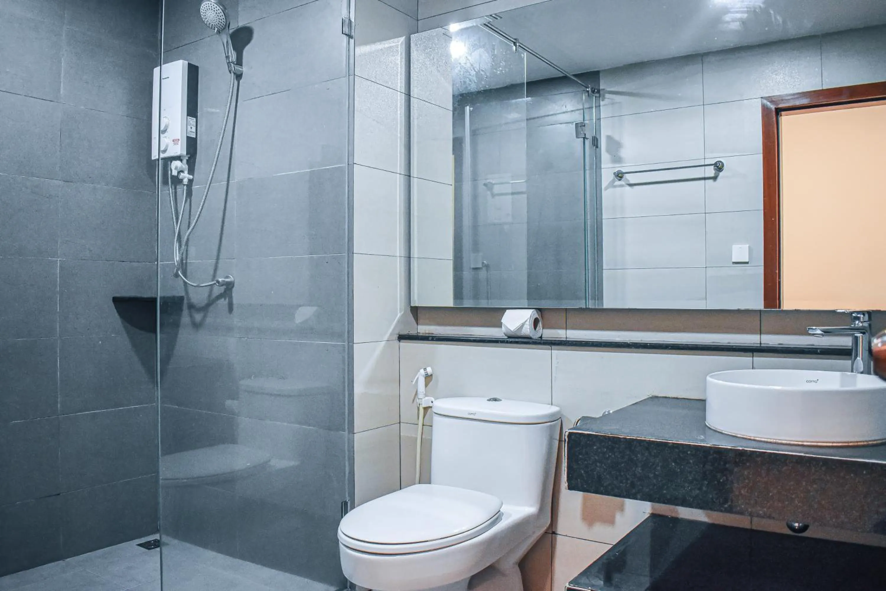 Bathroom in Dara Express Inn by Angkor Green Gardens