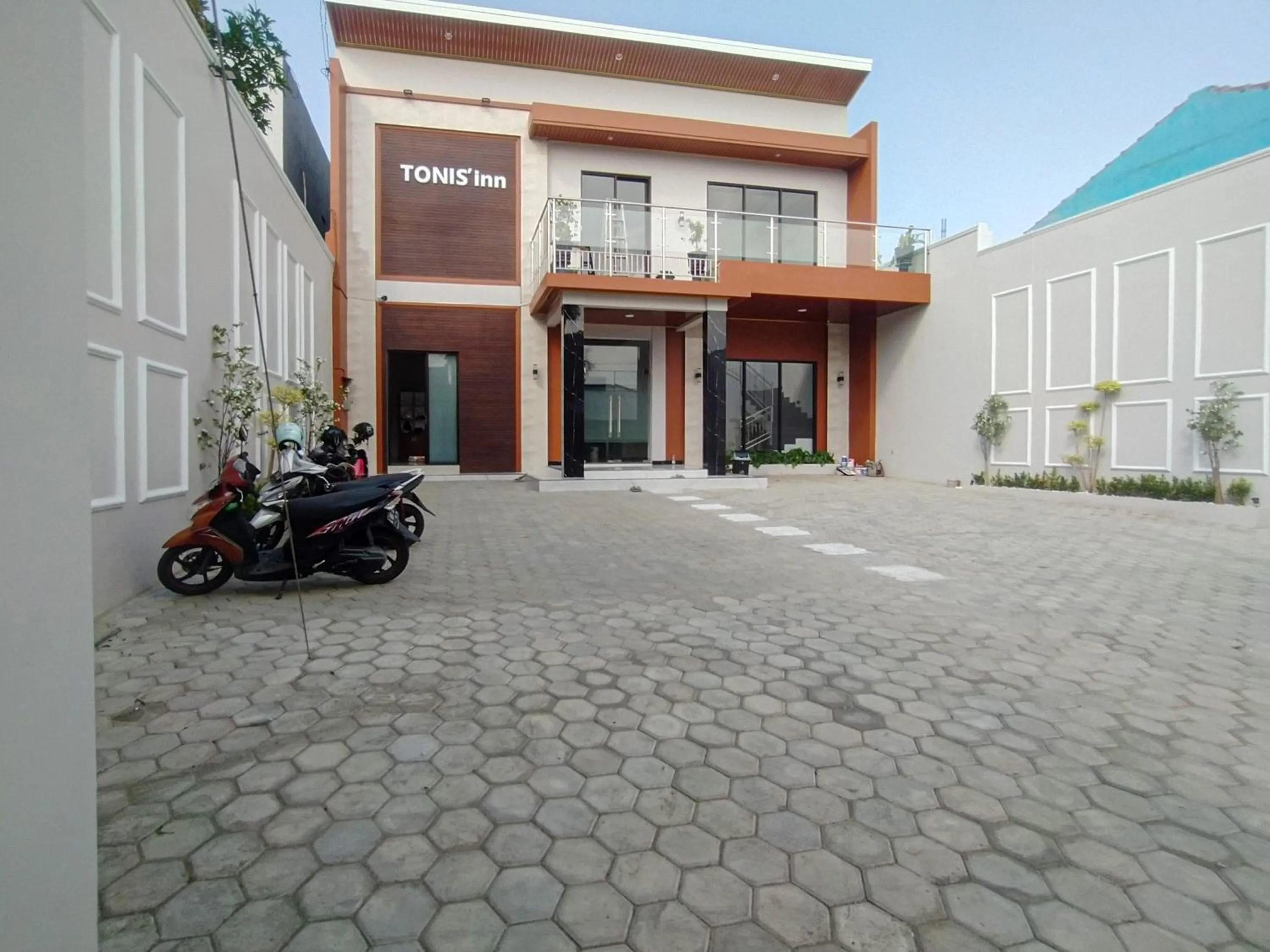 RedDoorz Syariah near Alun Alun Tegal 2