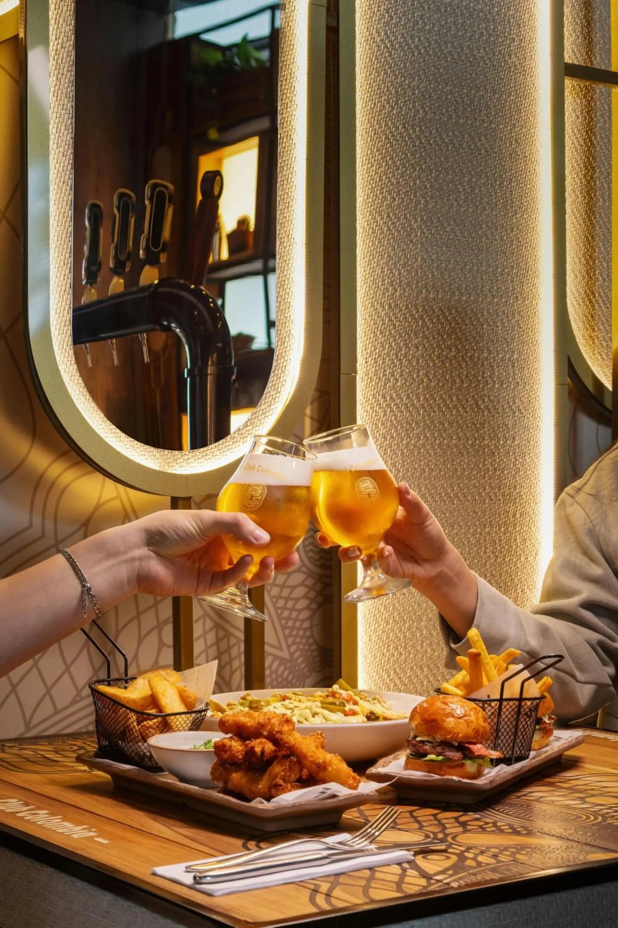 Restaurant/places to eat in W Bogota