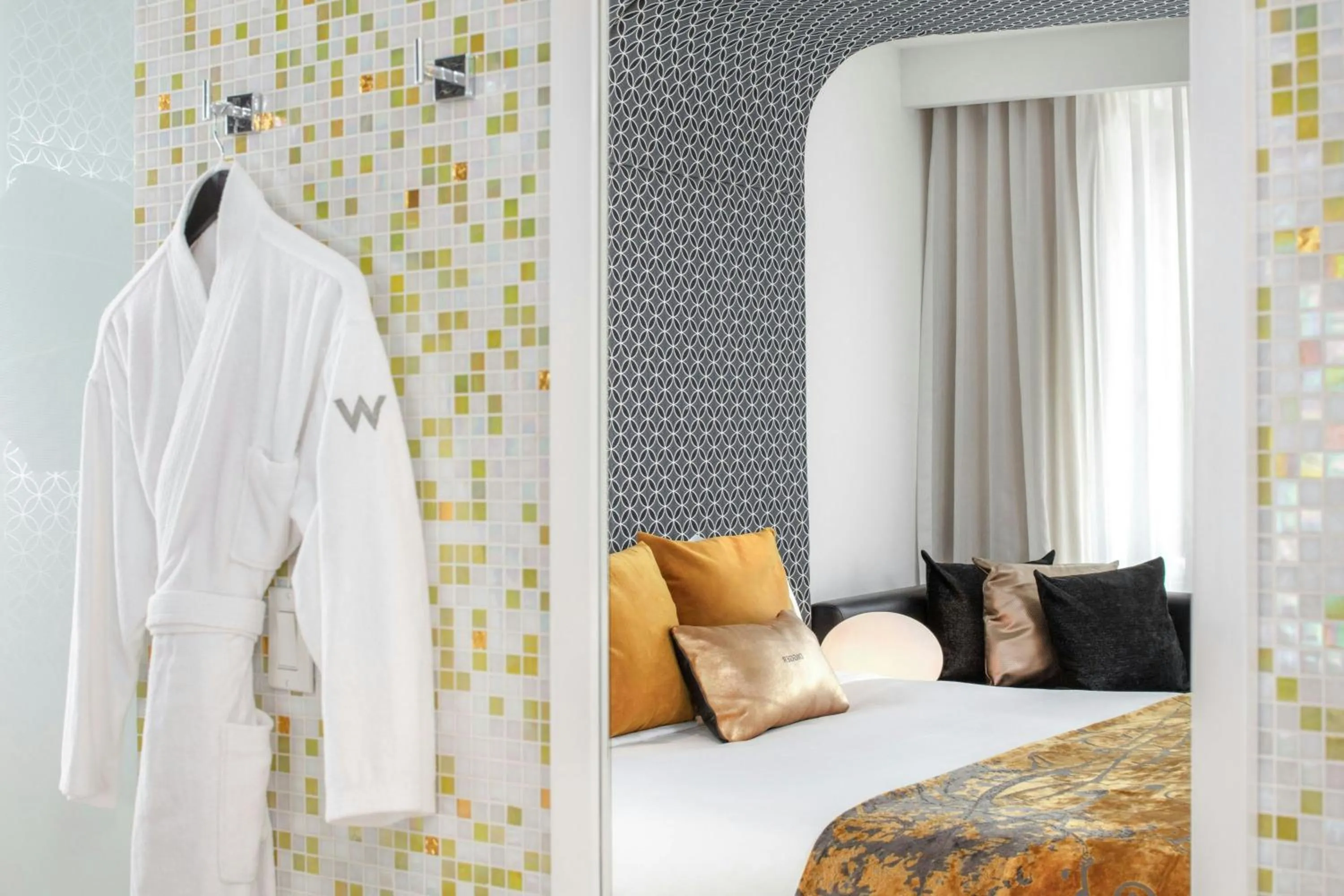 Photo of the whole room, Bed in W Bogota