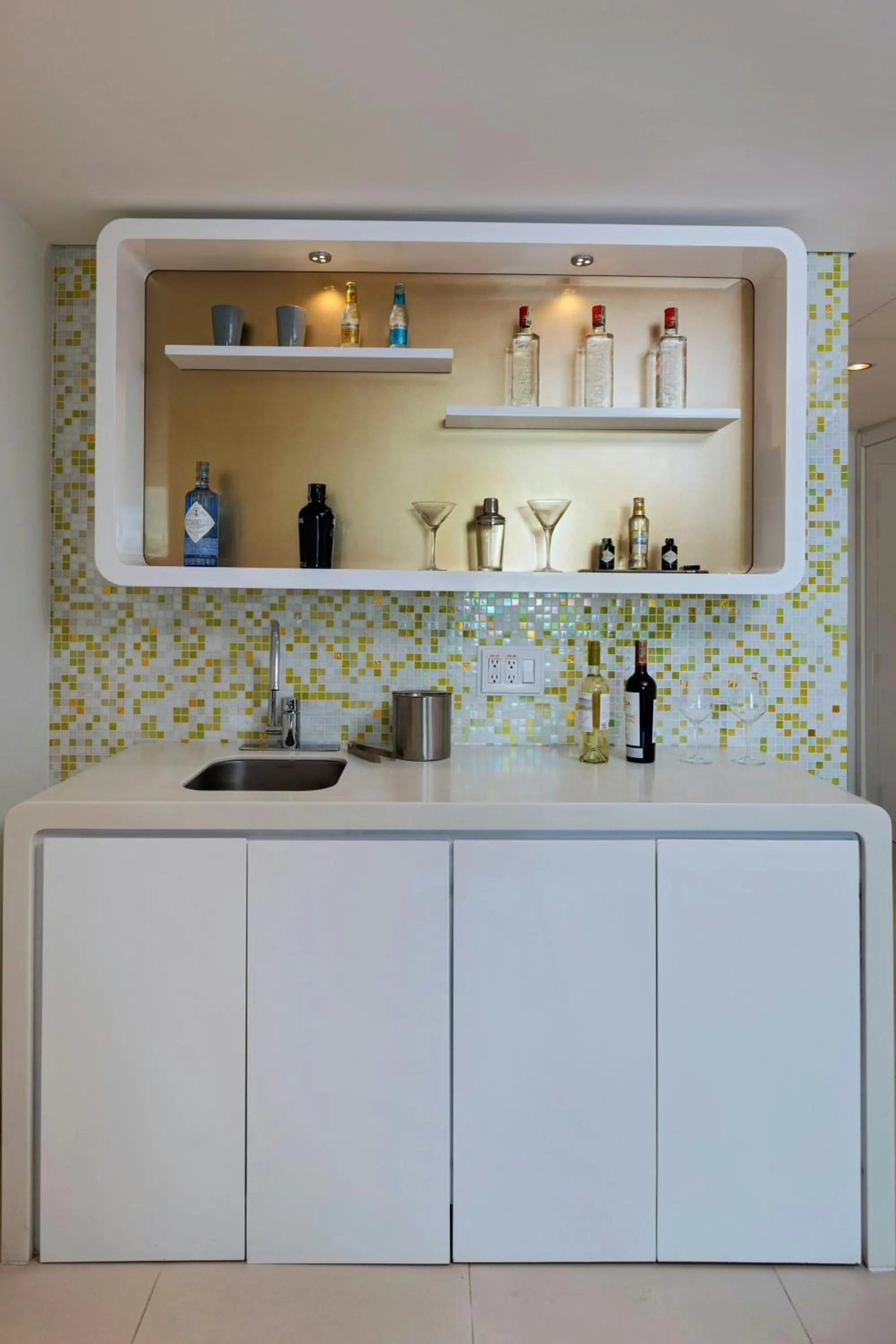 Lounge or bar in W Bogota