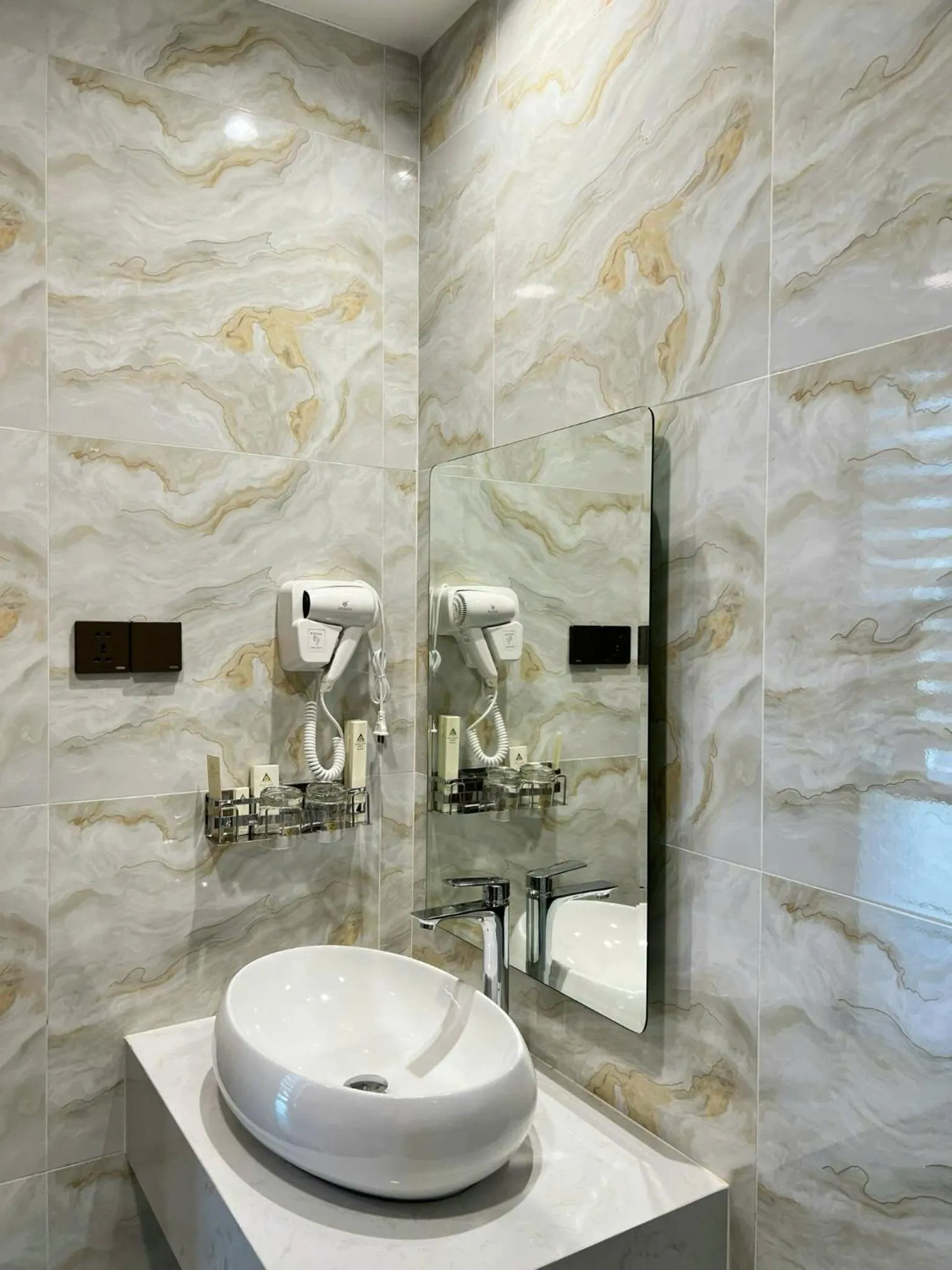 Bathroom in Tran Long Hotel Quan 12