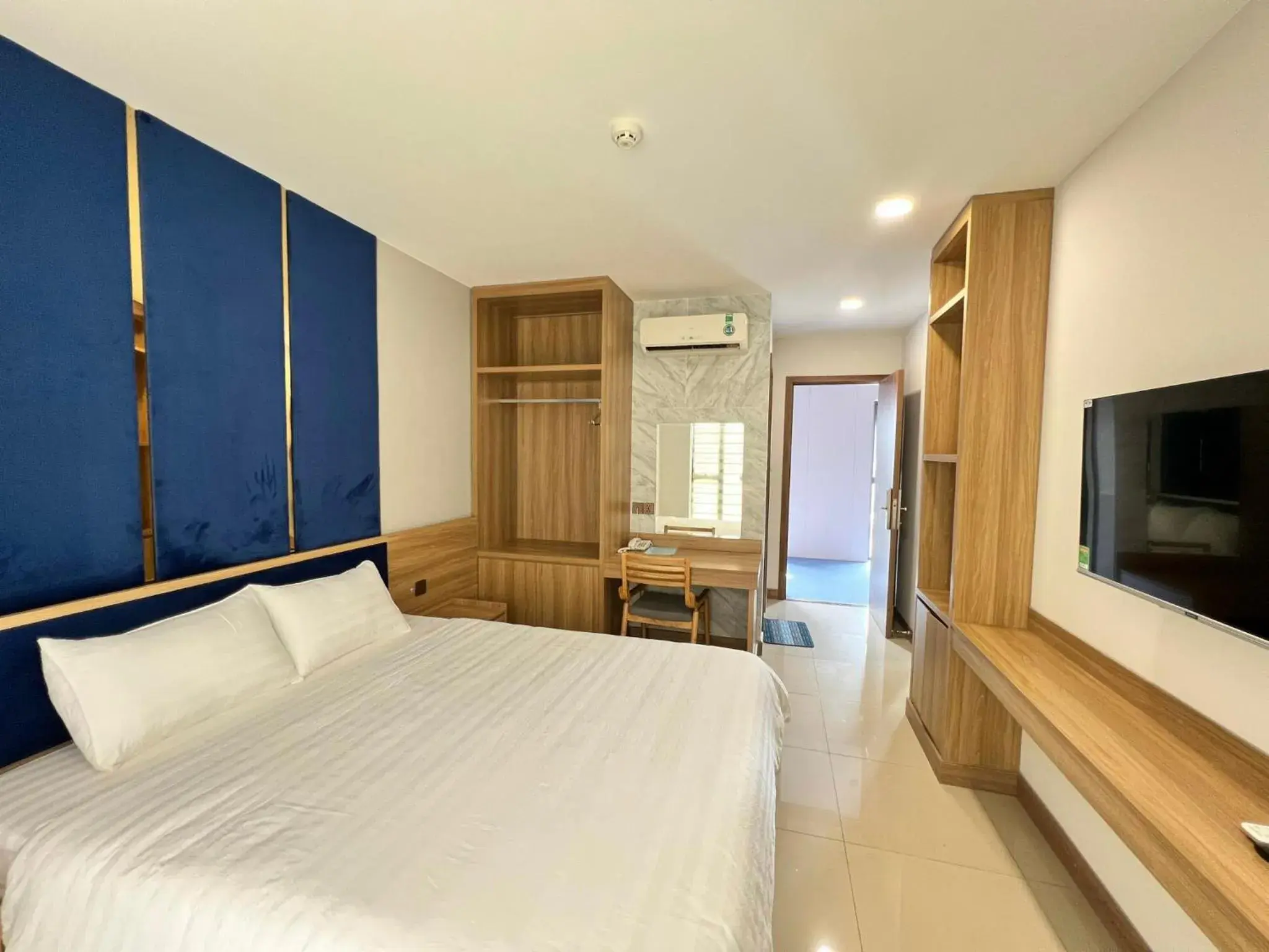 Double Room in Tran Long Hotel Quan 12 Double Room in Tran Long Hotel Quan 12