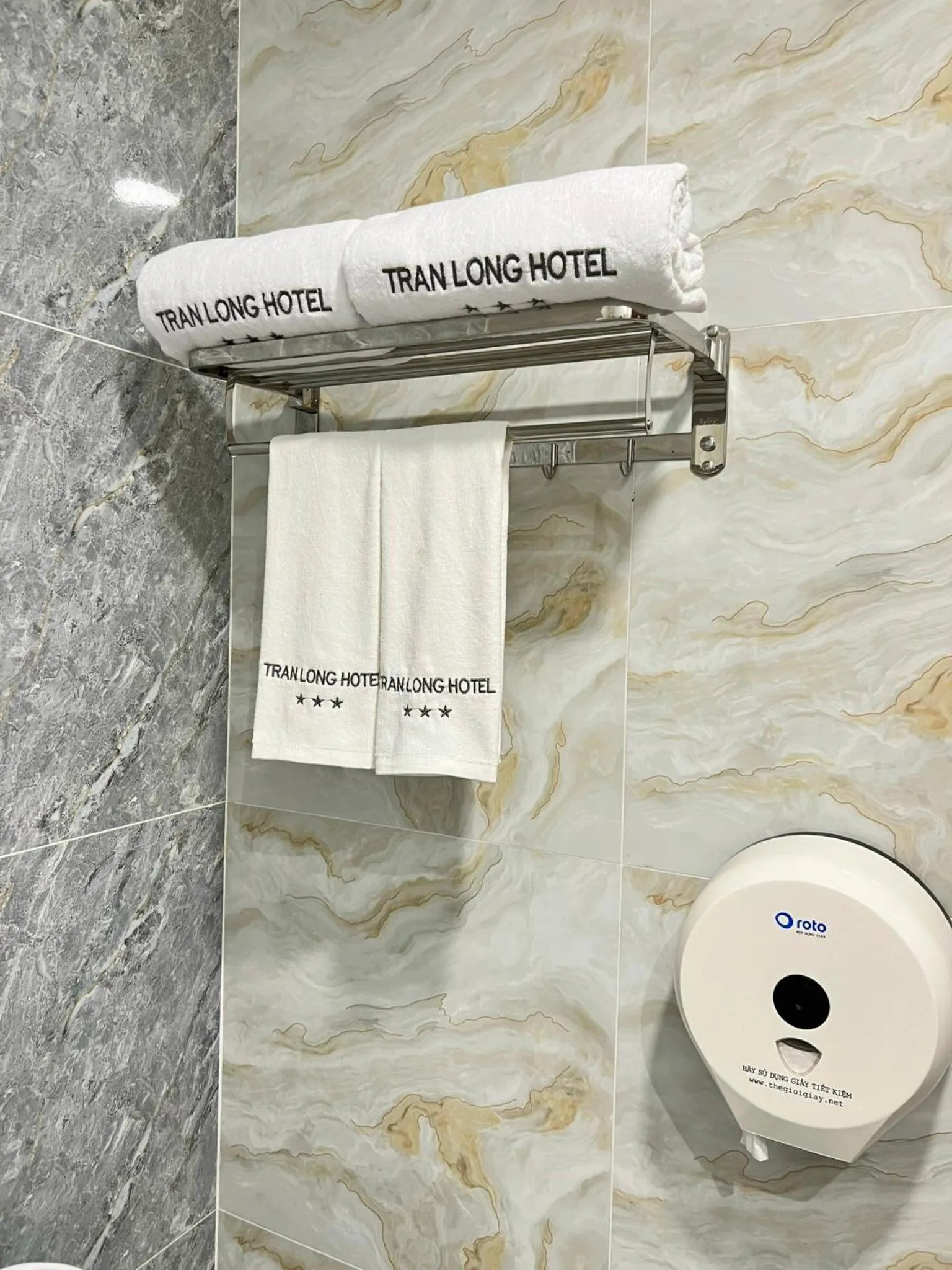 Bathroom in Tran Long Hotel Quan 12