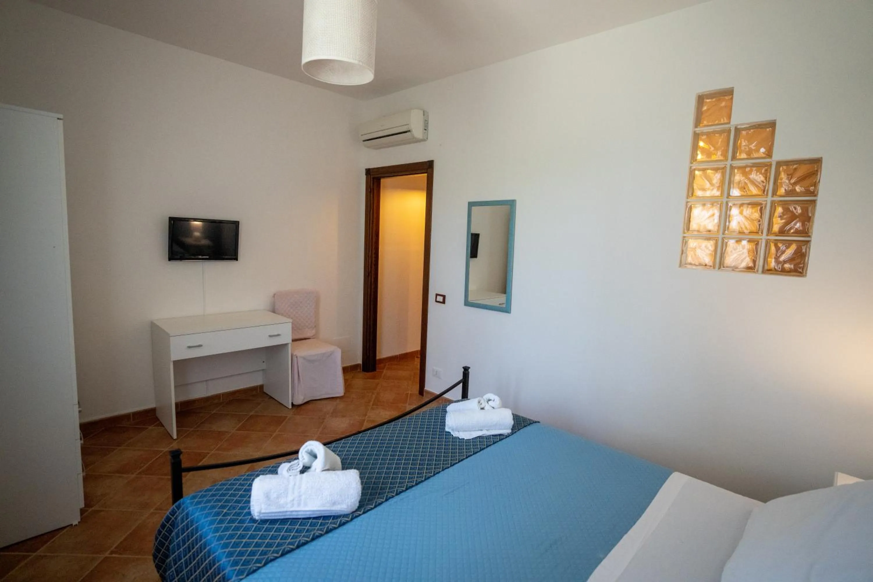 Bedroom, Bed in - Vista Egadi -