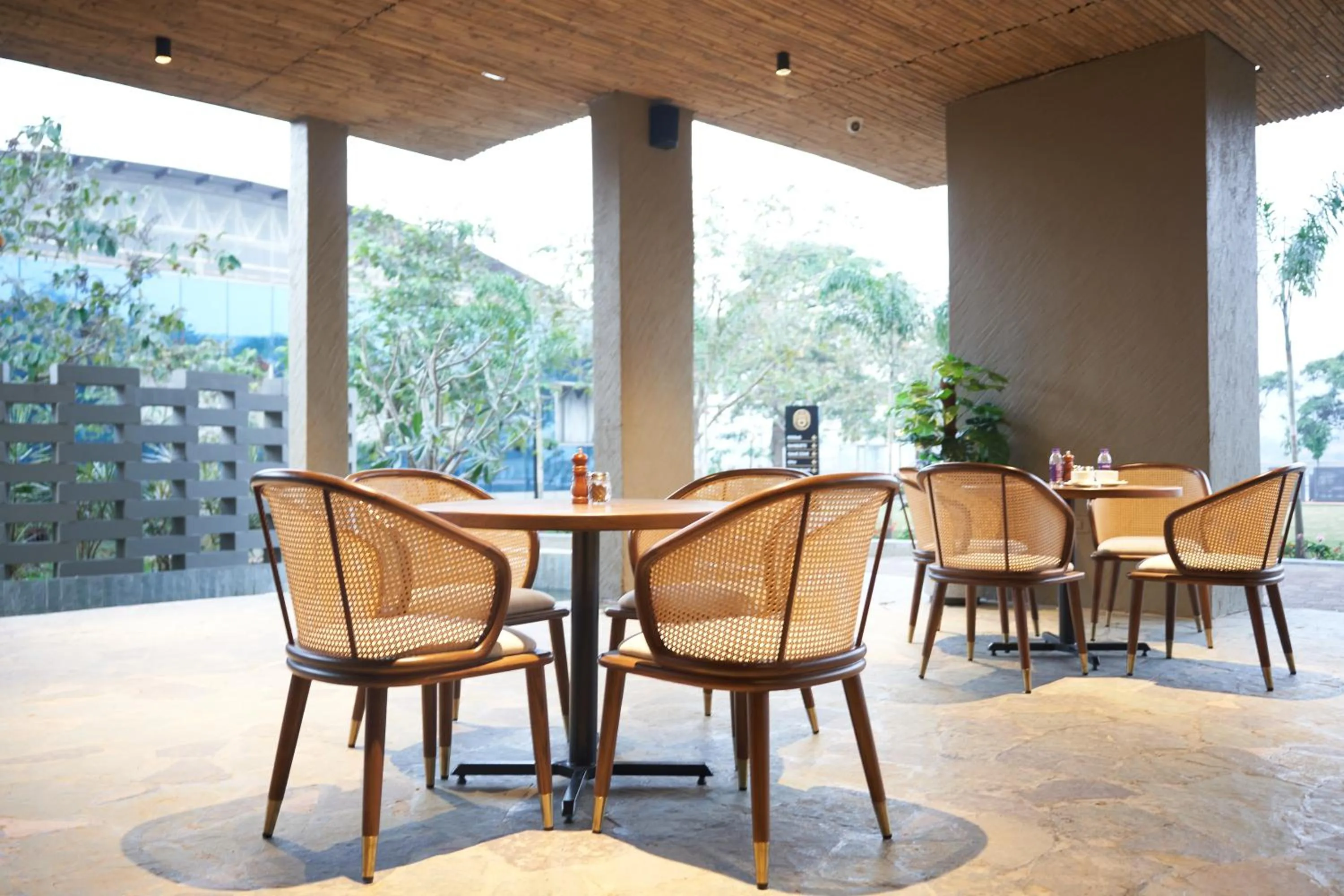 Restaurant/places to eat in Ikshana Resort and Spa, Khandala