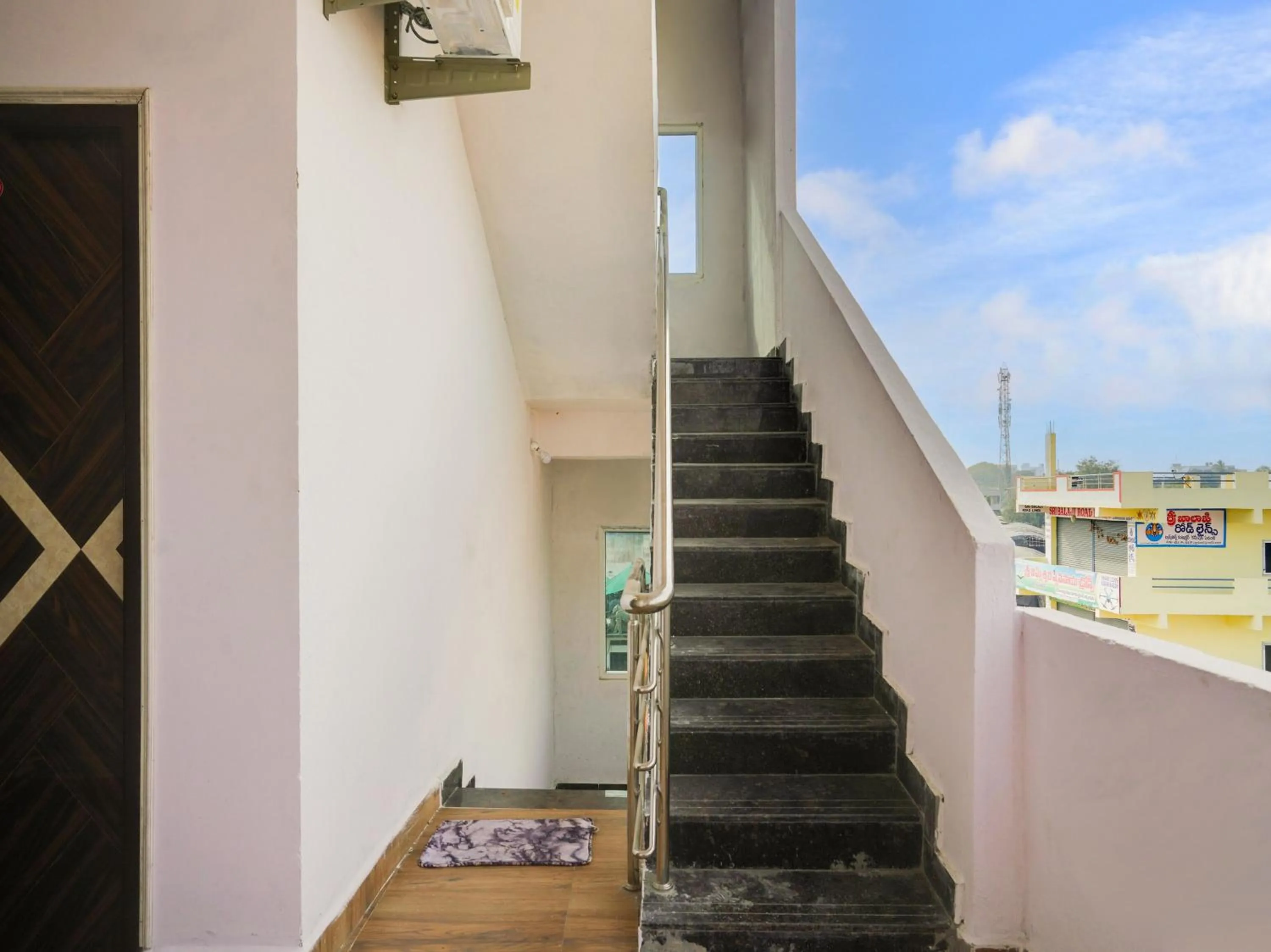 Facade/entrance in Hotel O Stay Happy