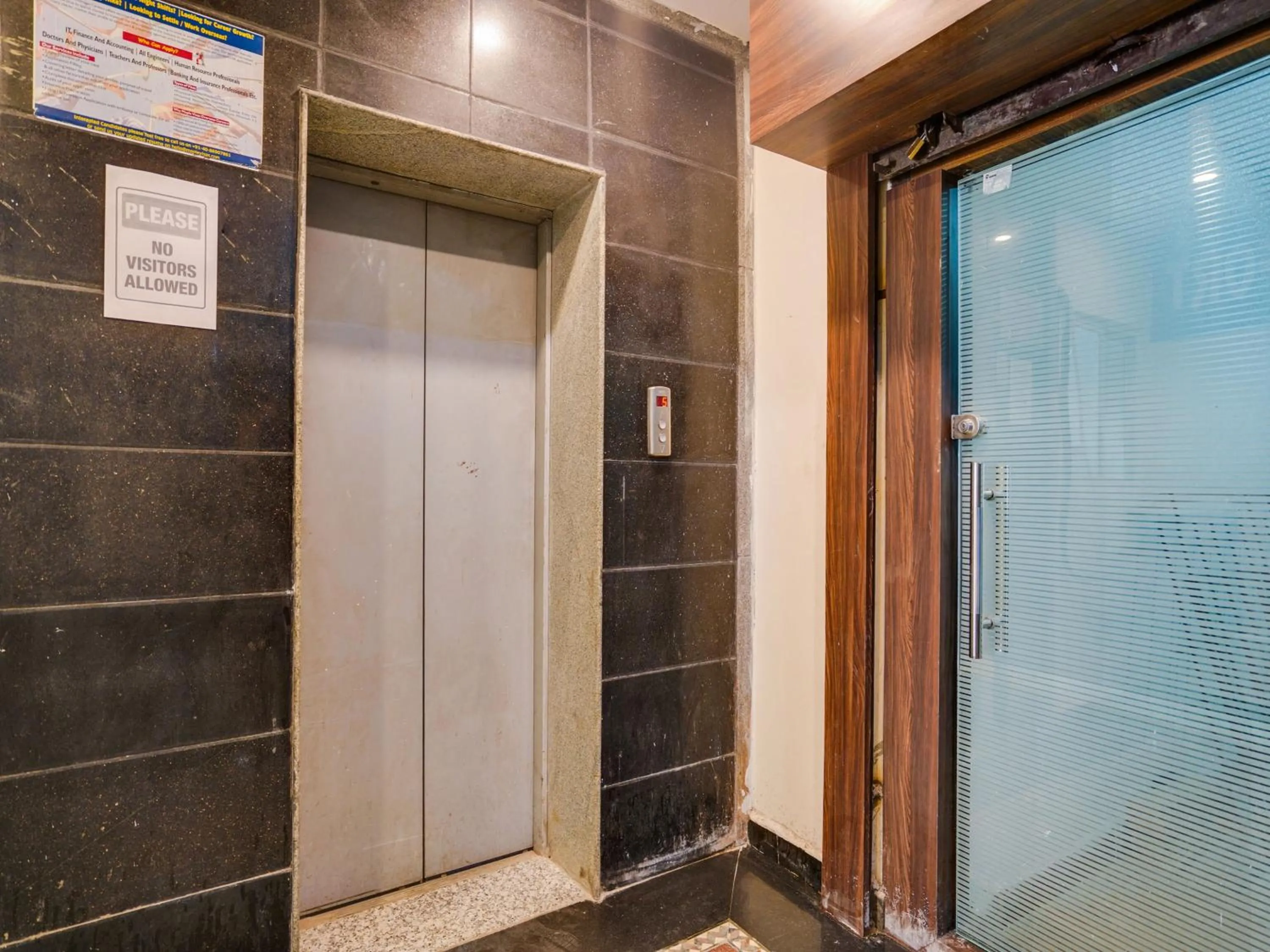 Lobby or reception in Super Collection O PNR COMFORT KHAIRATABAD