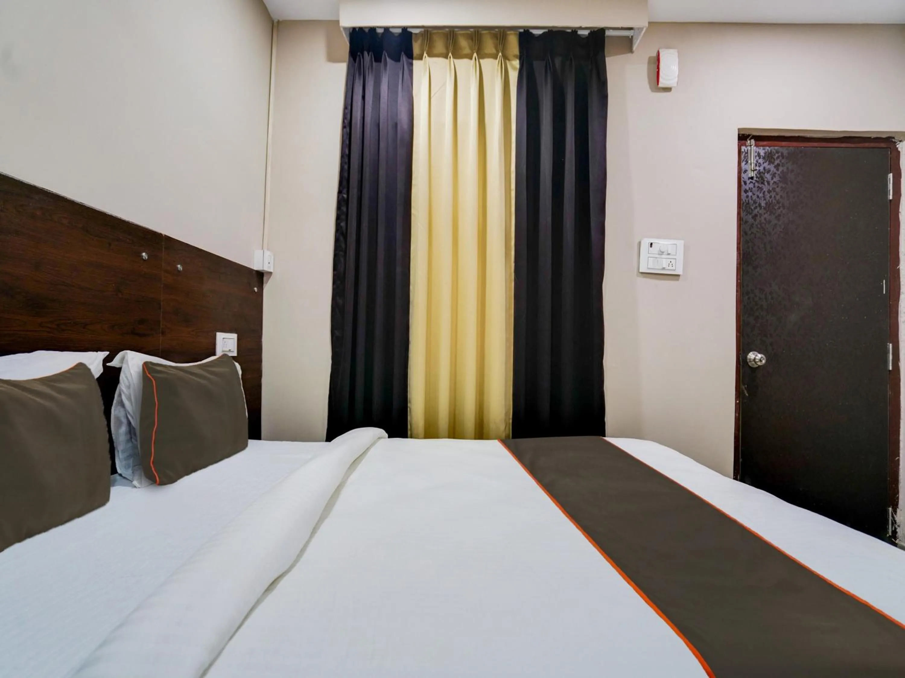 Bedroom, Bed in Super Collection O PNR COMFORT KHAIRATABAD