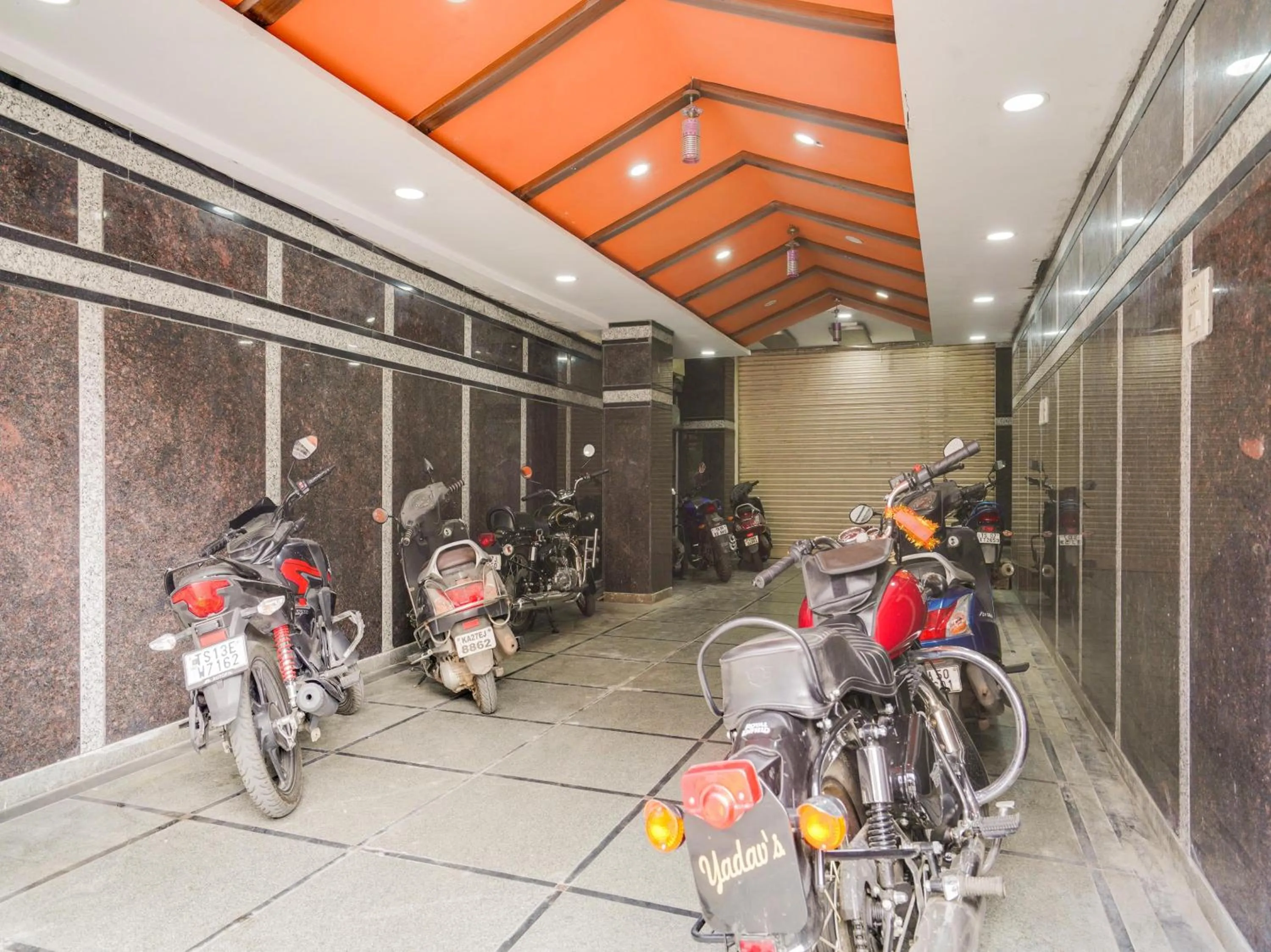 Facade/entrance in Super Collection O PNR COMFORT KHAIRATABAD