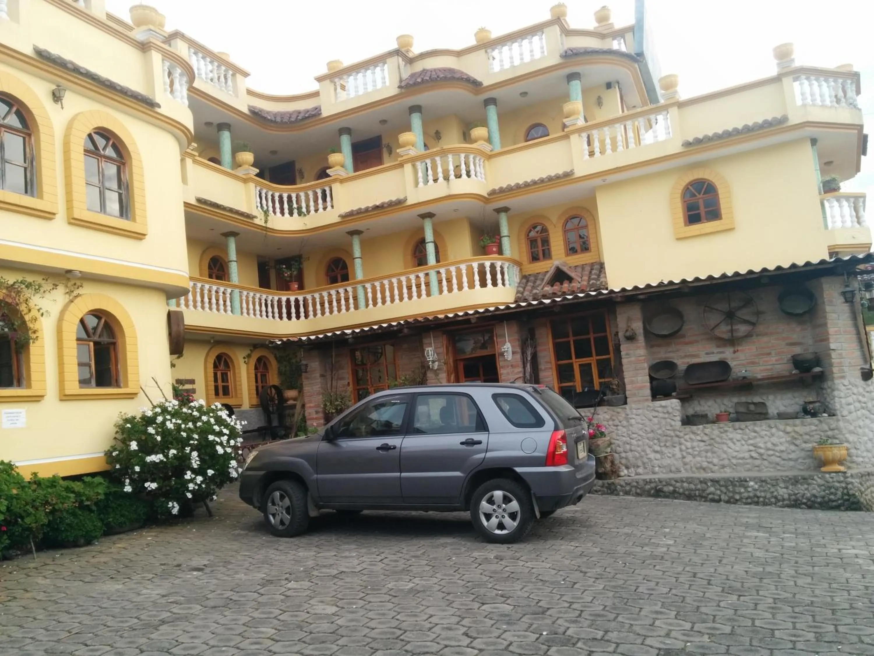 Property building in Hostal Curiñan