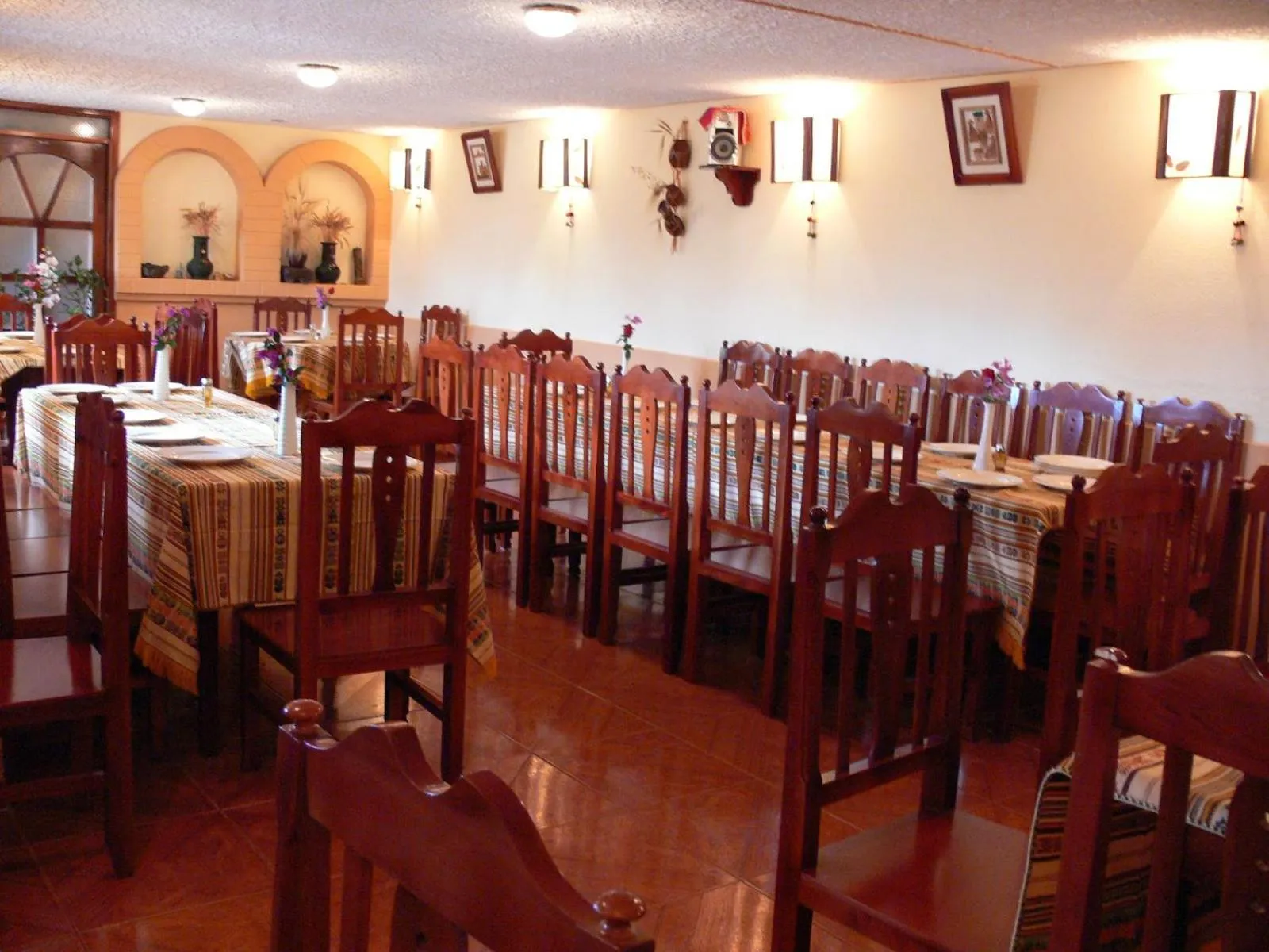 Restaurant/places to eat in Hostal Curiñan