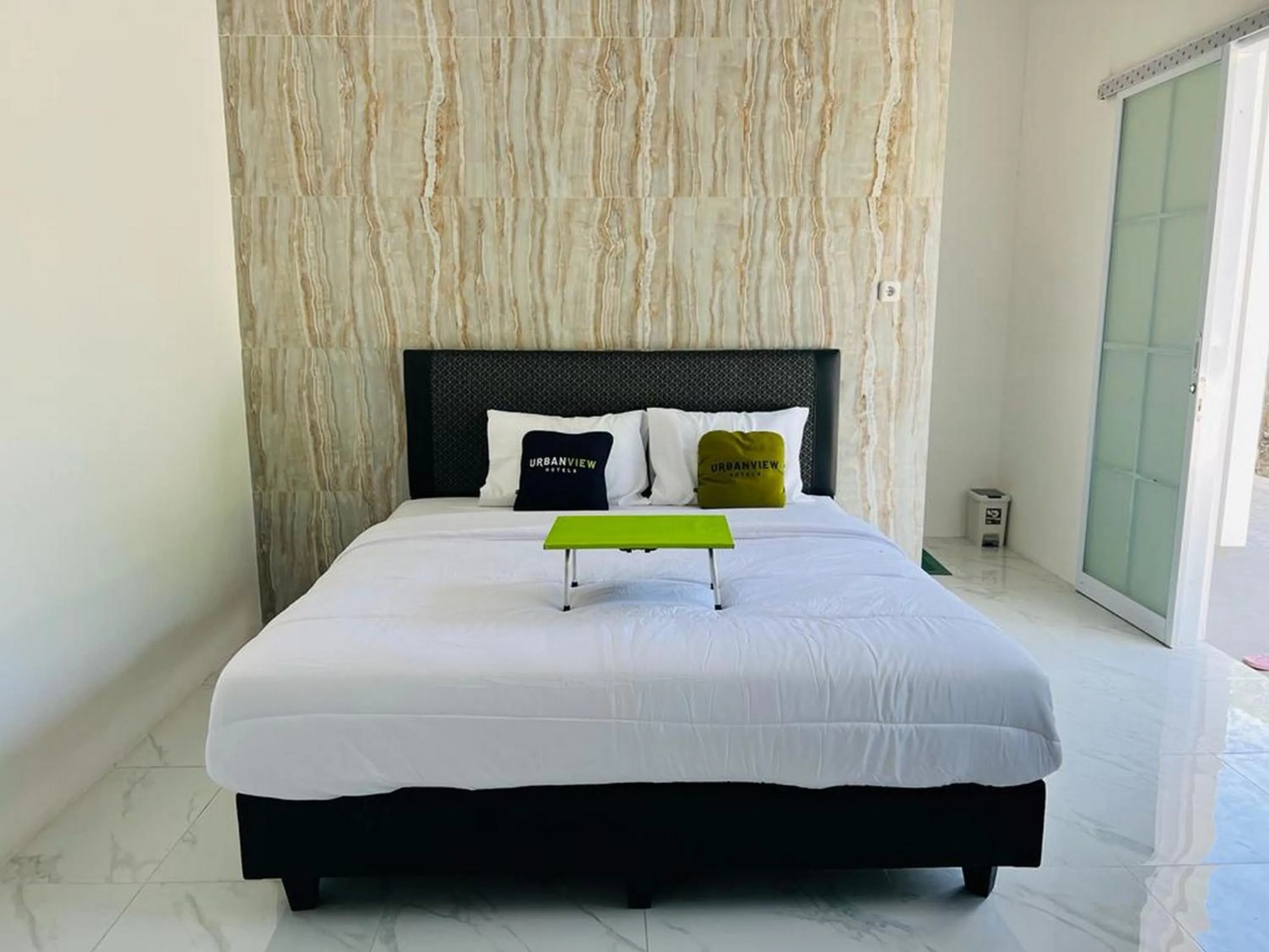 Bedroom, Bed in Urbanview Hotel Nimara Ngawi by RedDoorz