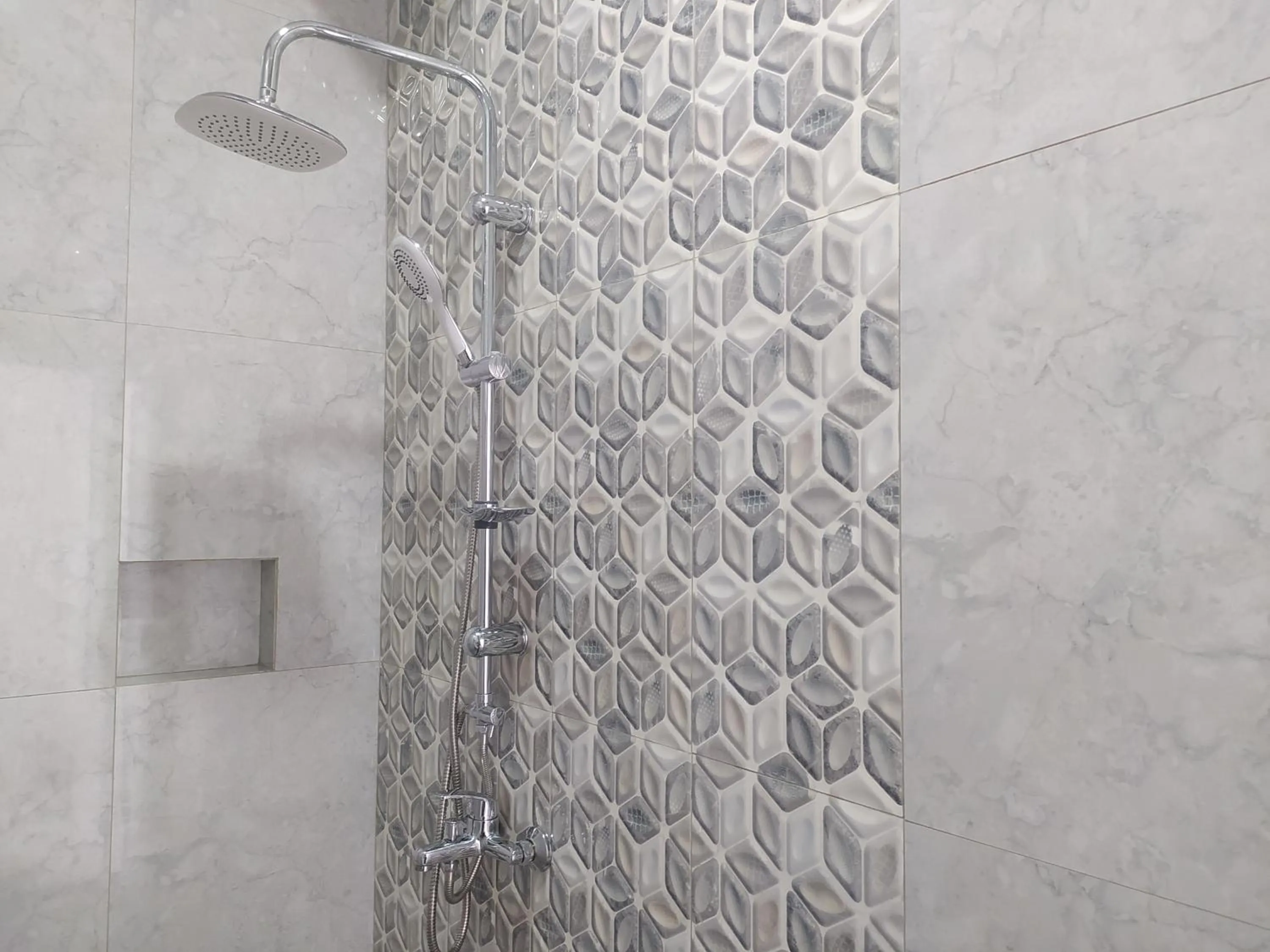 Bathroom in Urbanview Hotel Nimara Ngawi by RedDoorz