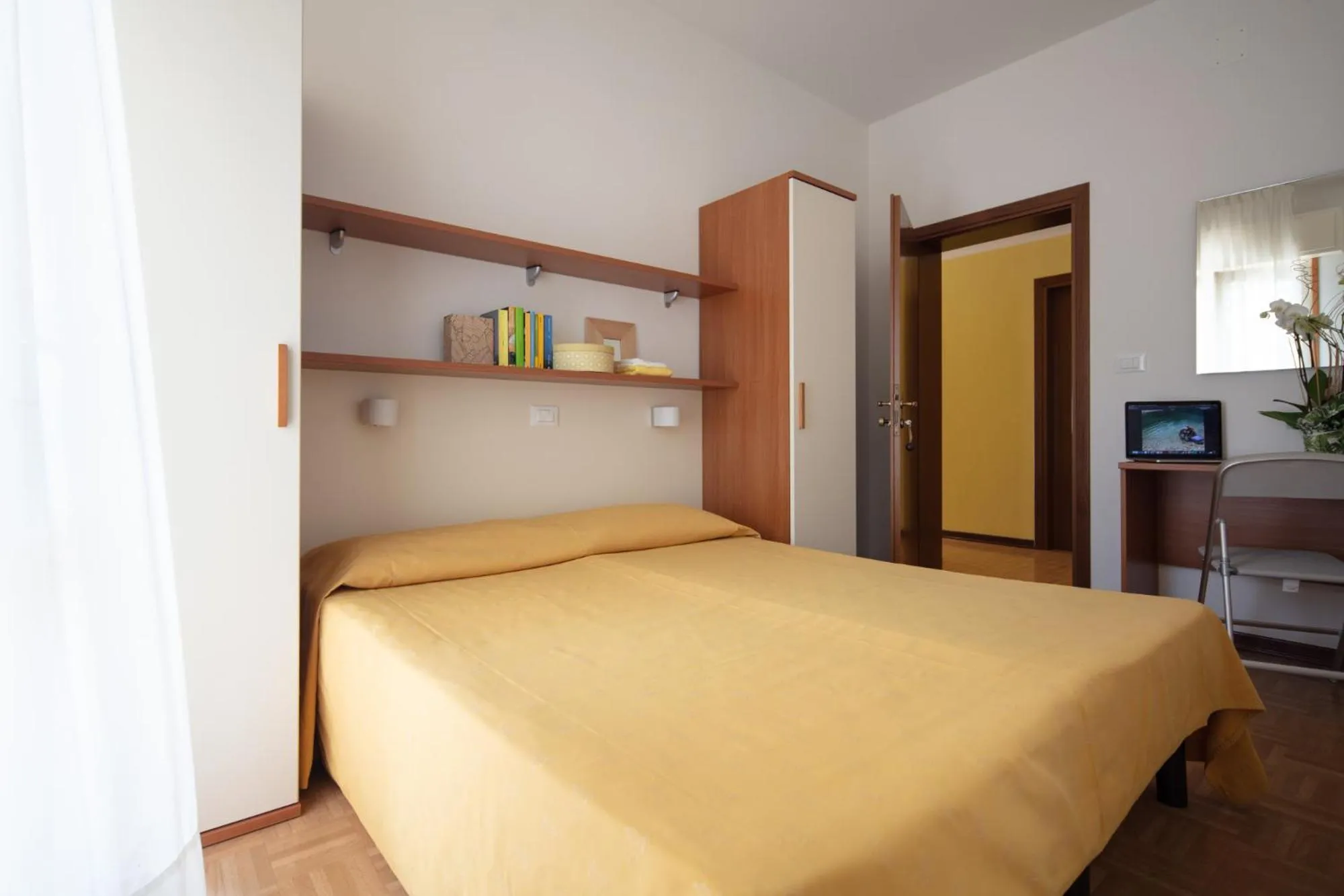 Photo of the whole room in Hotel Aspe