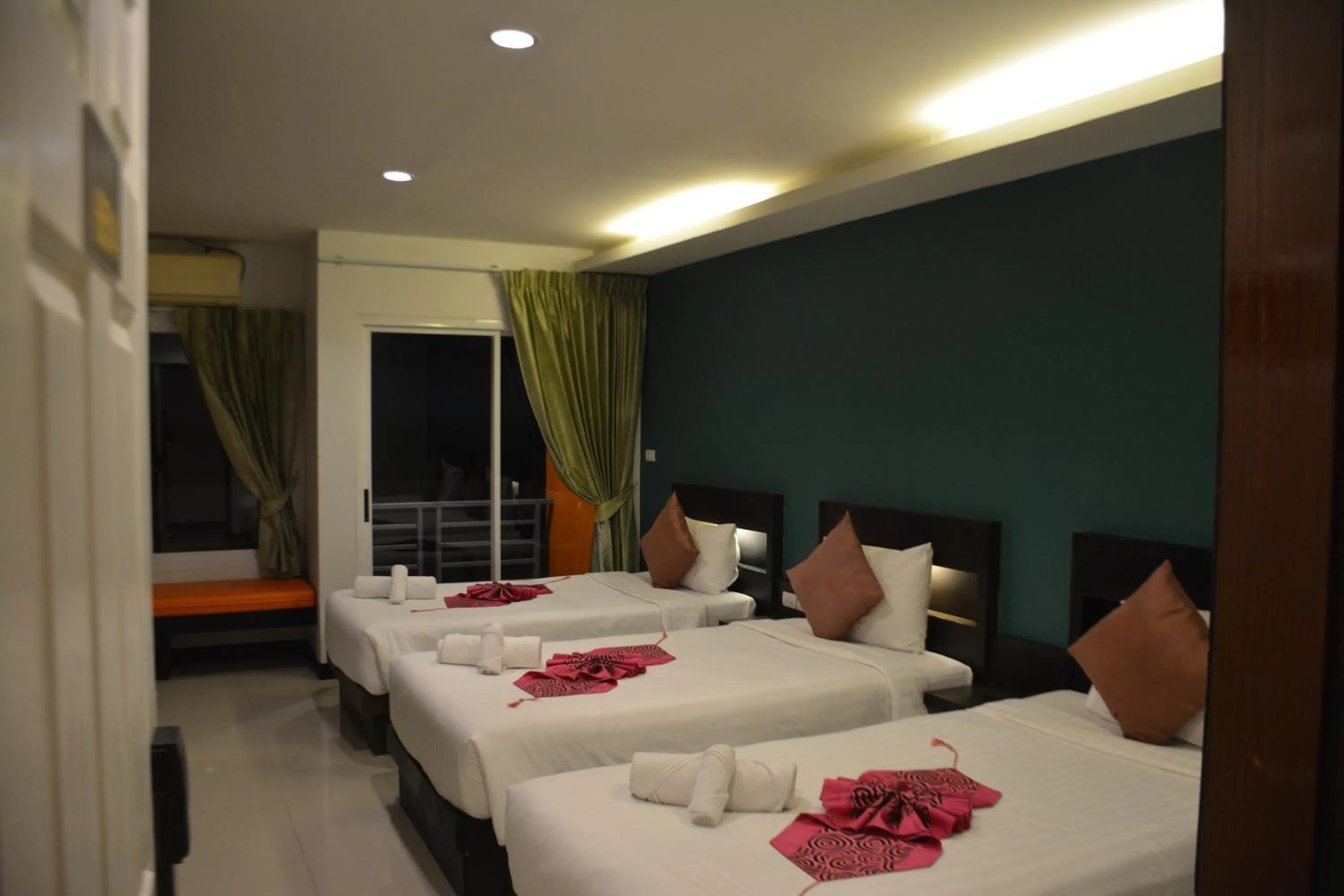 Bedroom, Bed in Zephyr Grand Hotel