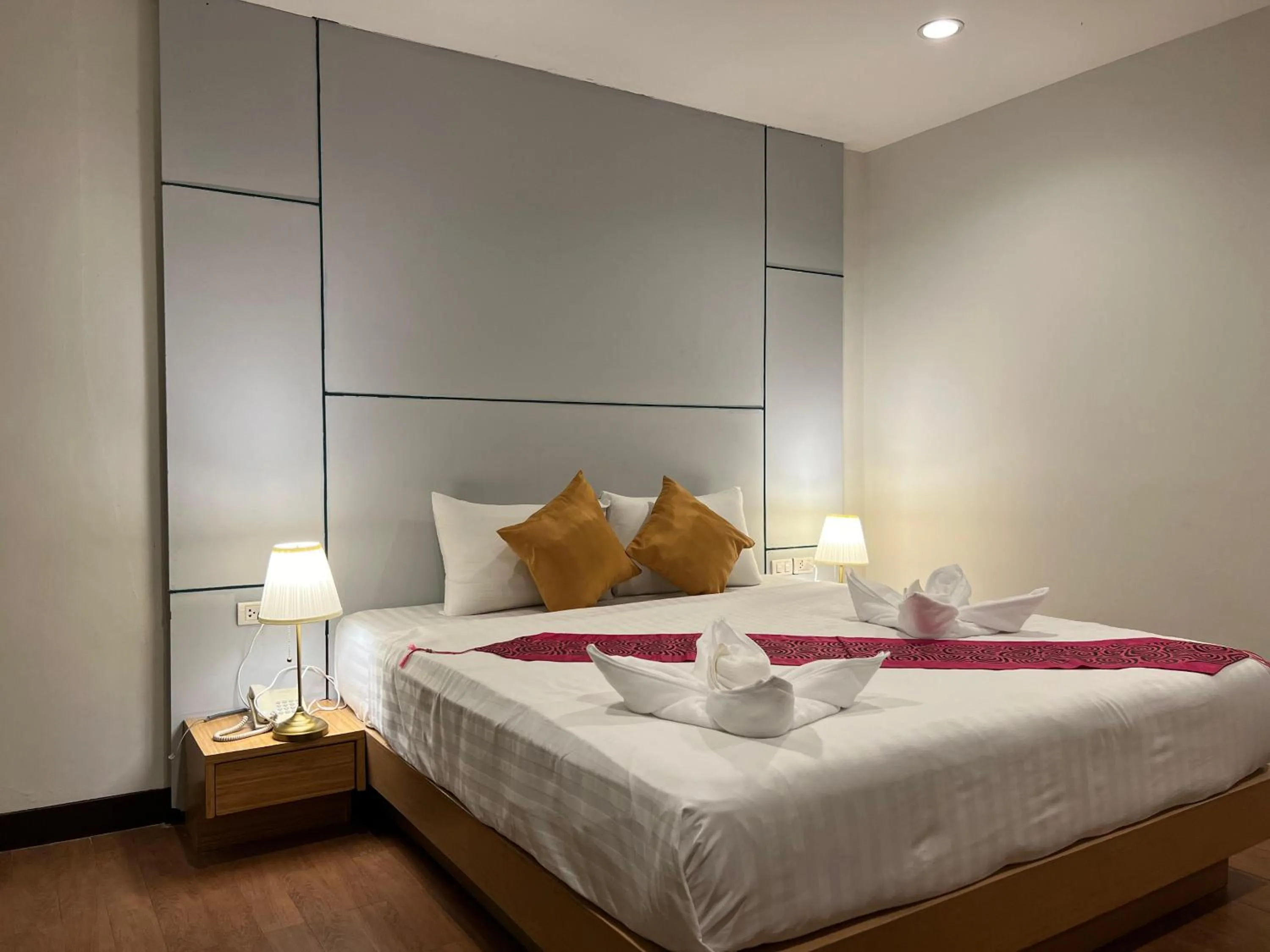 Bedroom, Bed in Zephyr Grand Hotel